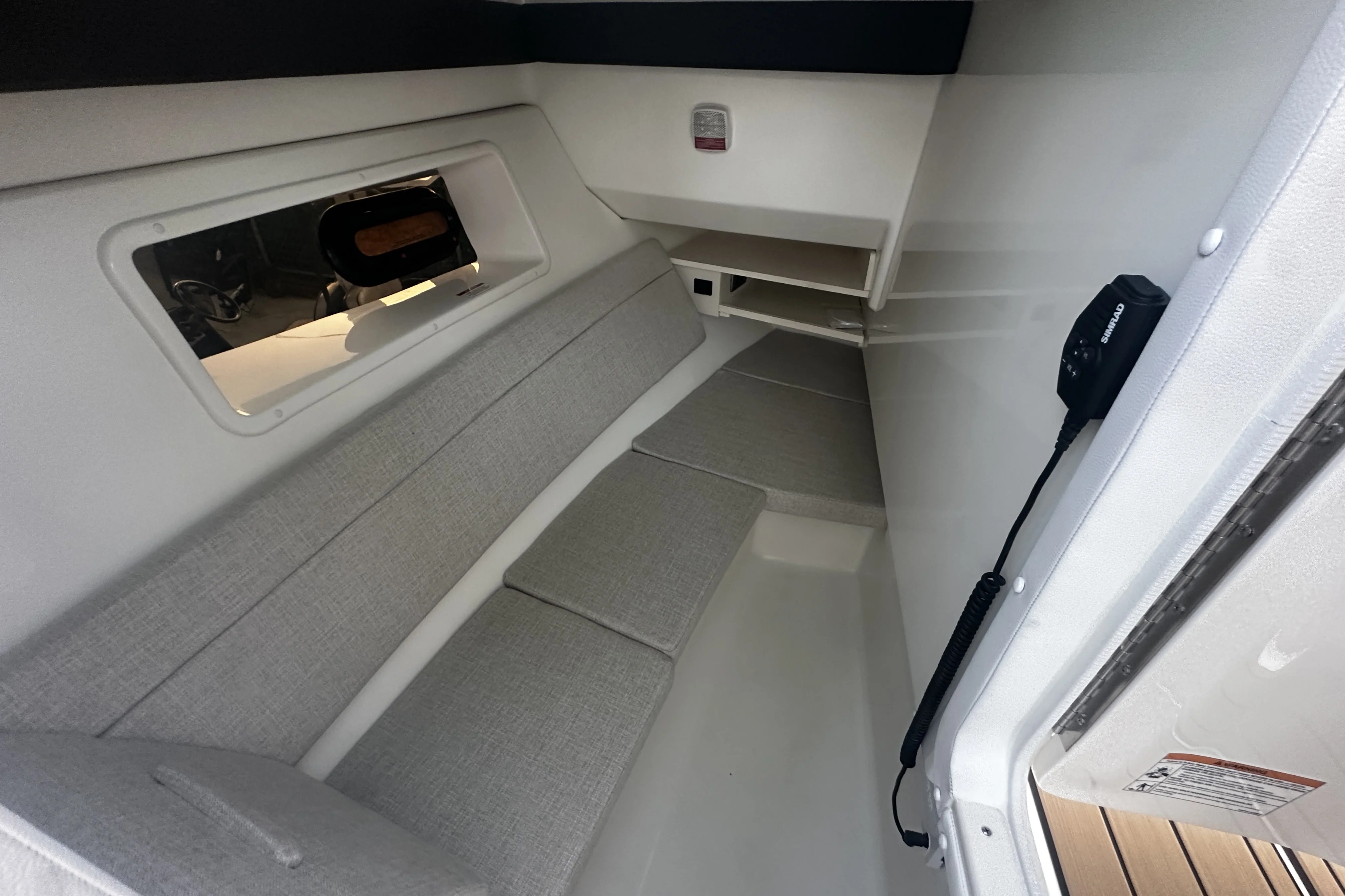 2026 Sea Ray SLX 350 Outboard Image Thumbnail #10