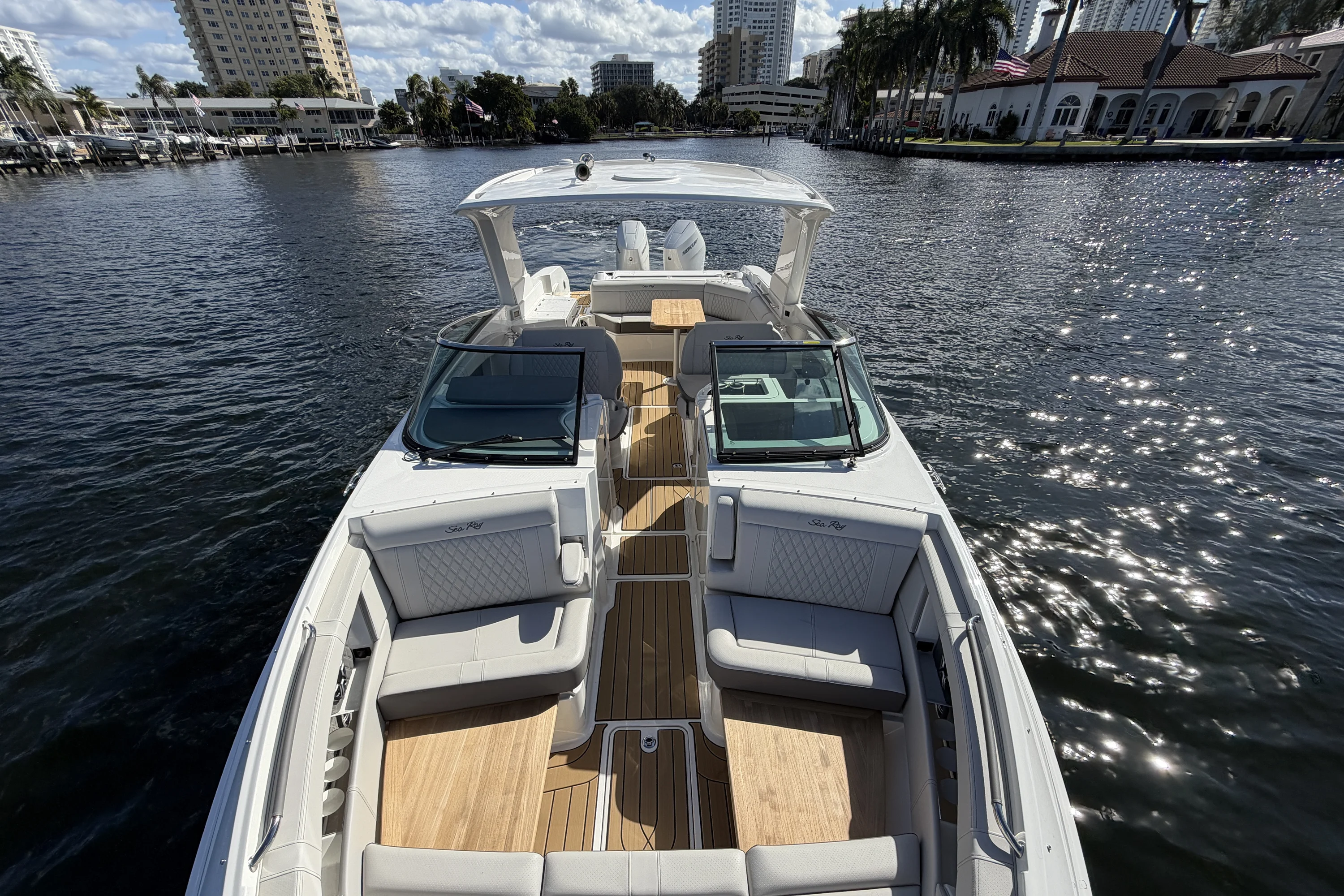 2026 Sea Ray SLX 350 Outboard Image Thumbnail #29