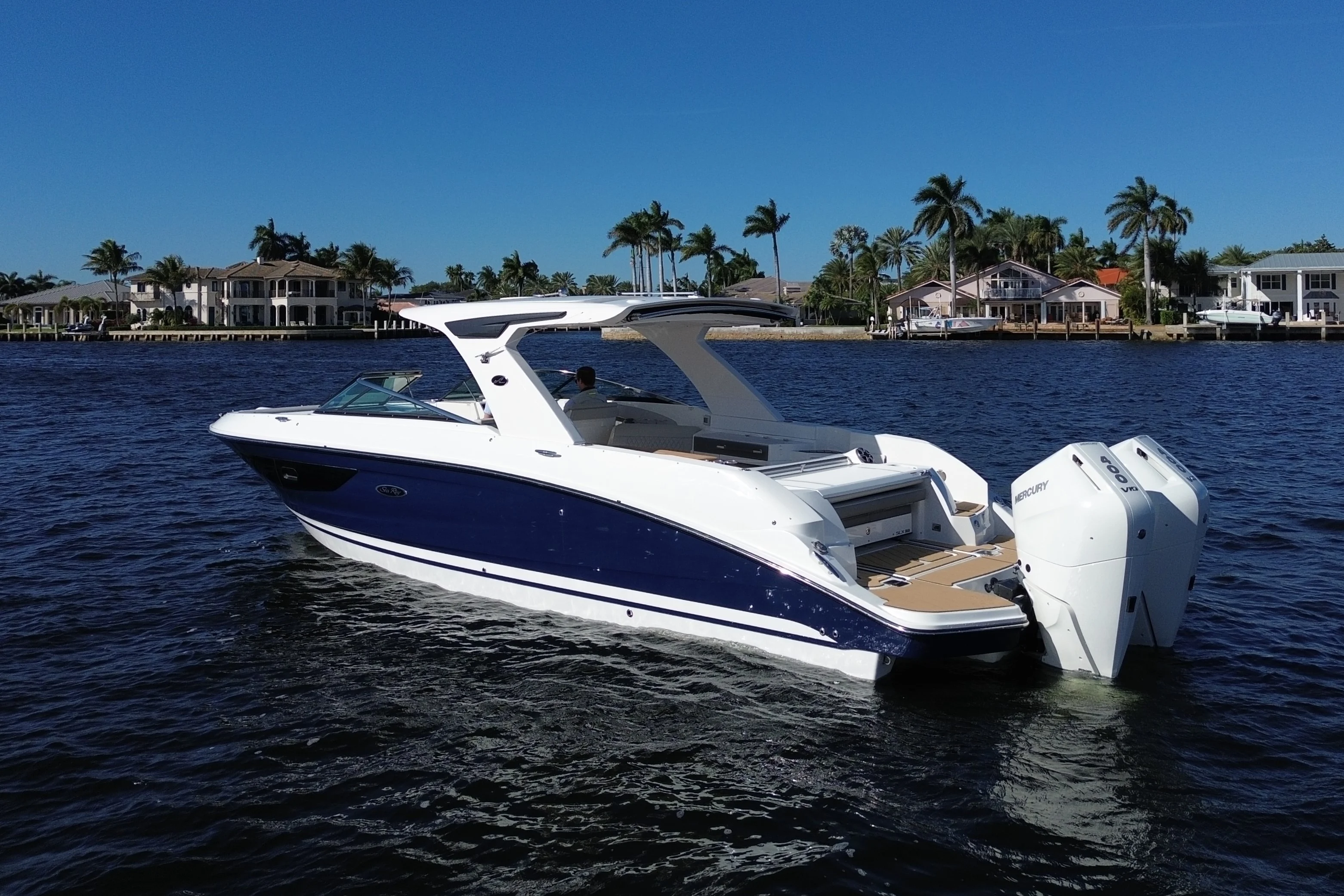 2026 Sea Ray SLX 350 Outboard Image Thumbnail #9