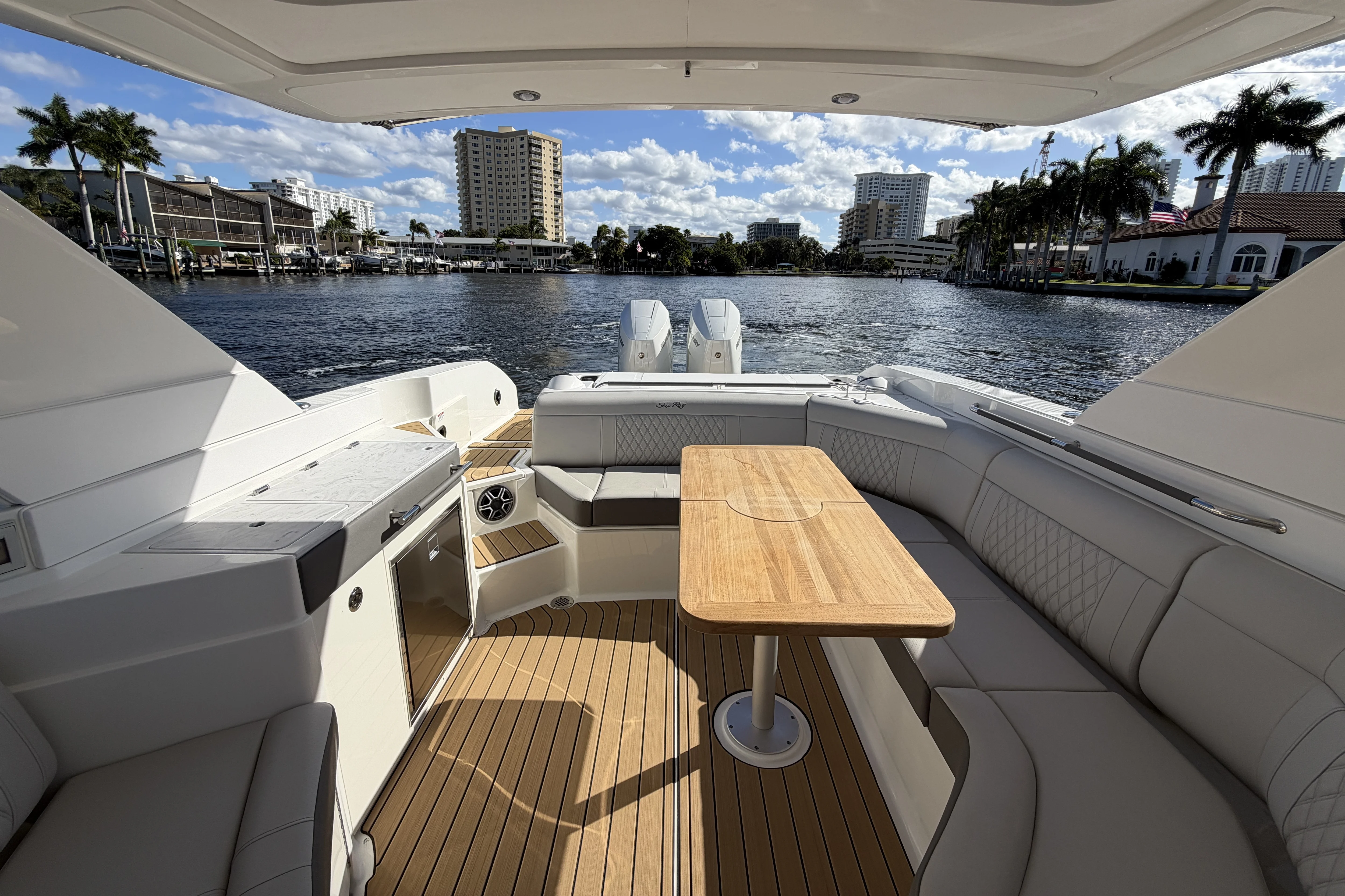 2026 Sea Ray SLX 350 Outboard Image Thumbnail #19