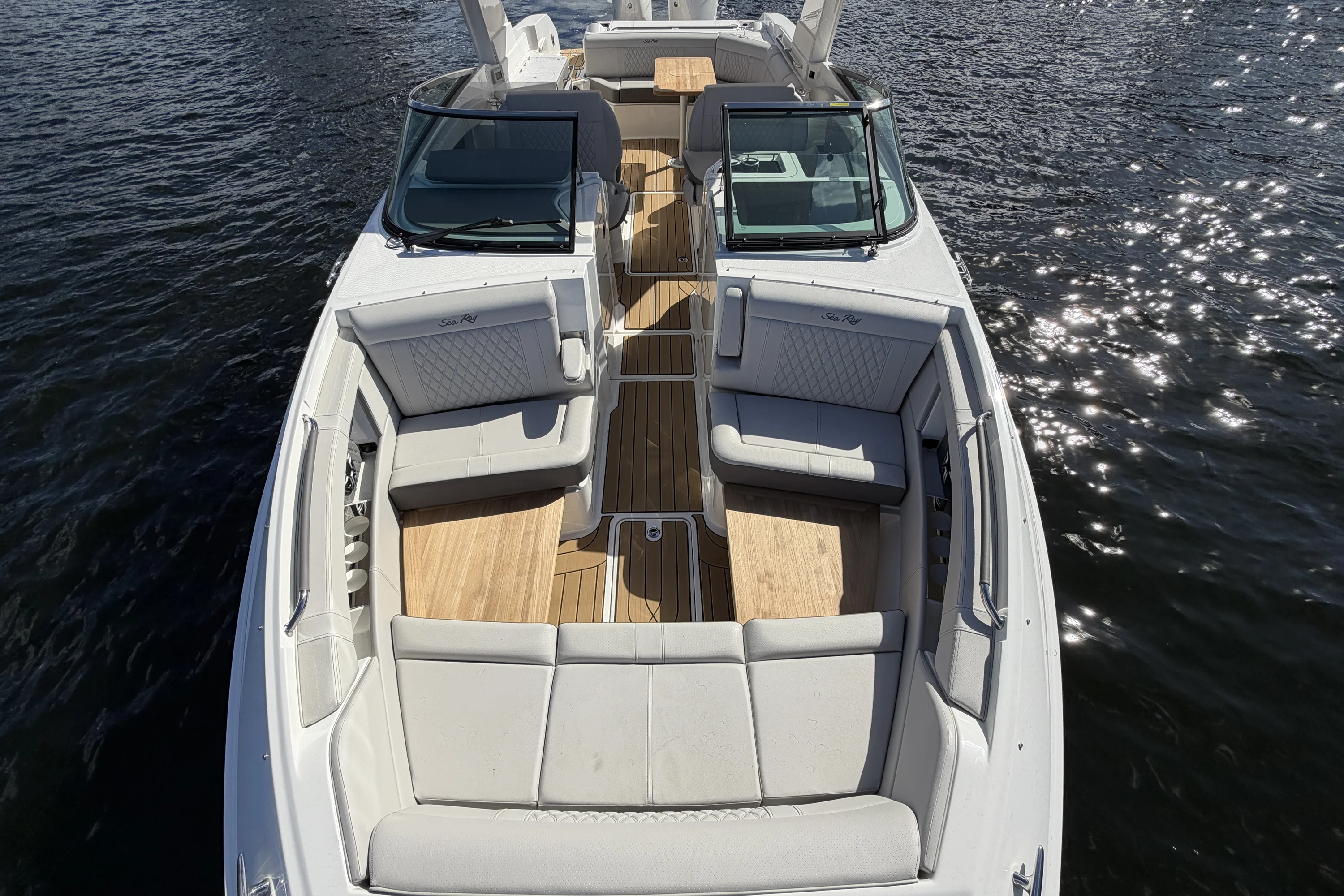 2026 Sea Ray SLX 350 Outboard Image Thumbnail #28