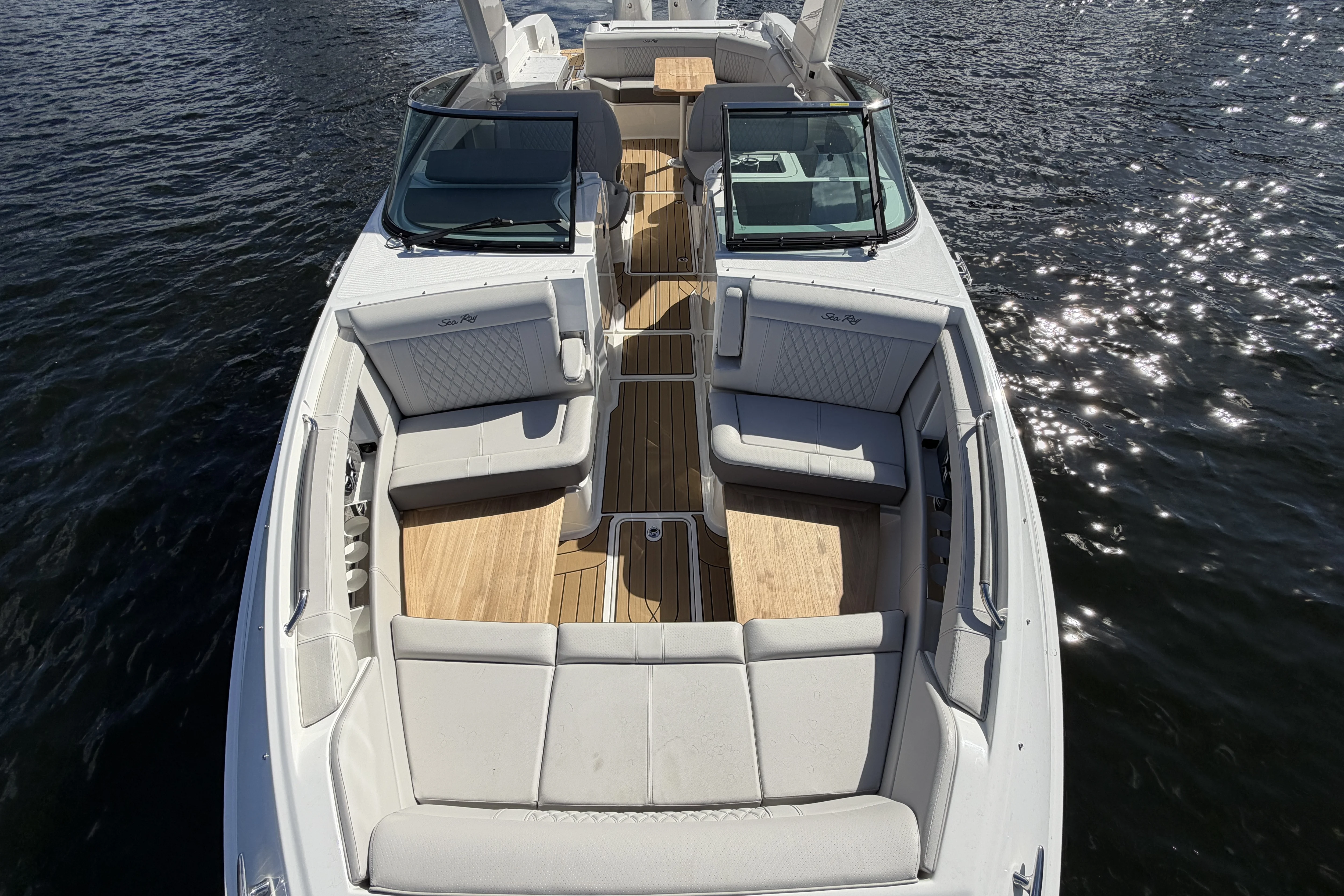 2026 Sea Ray SLX 350 Outboard Image Thumbnail #28