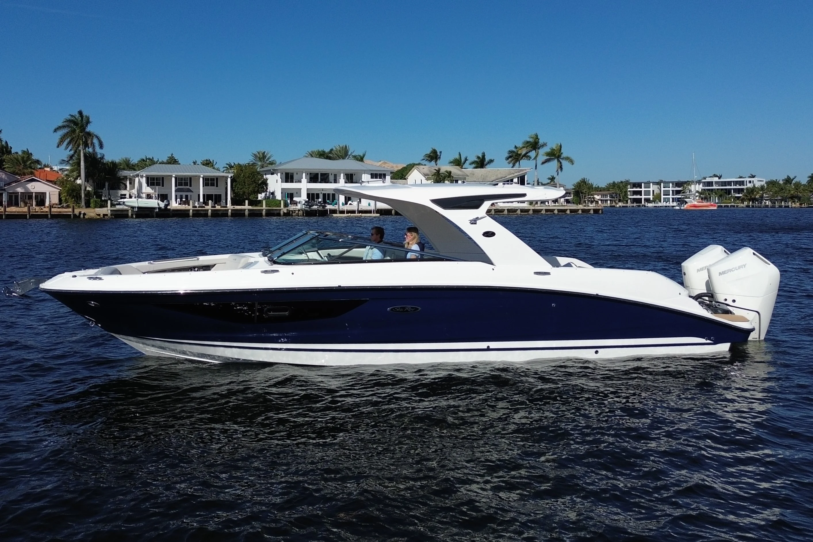 2026 Sea Ray SLX 350 Outboard Image Thumbnail #8