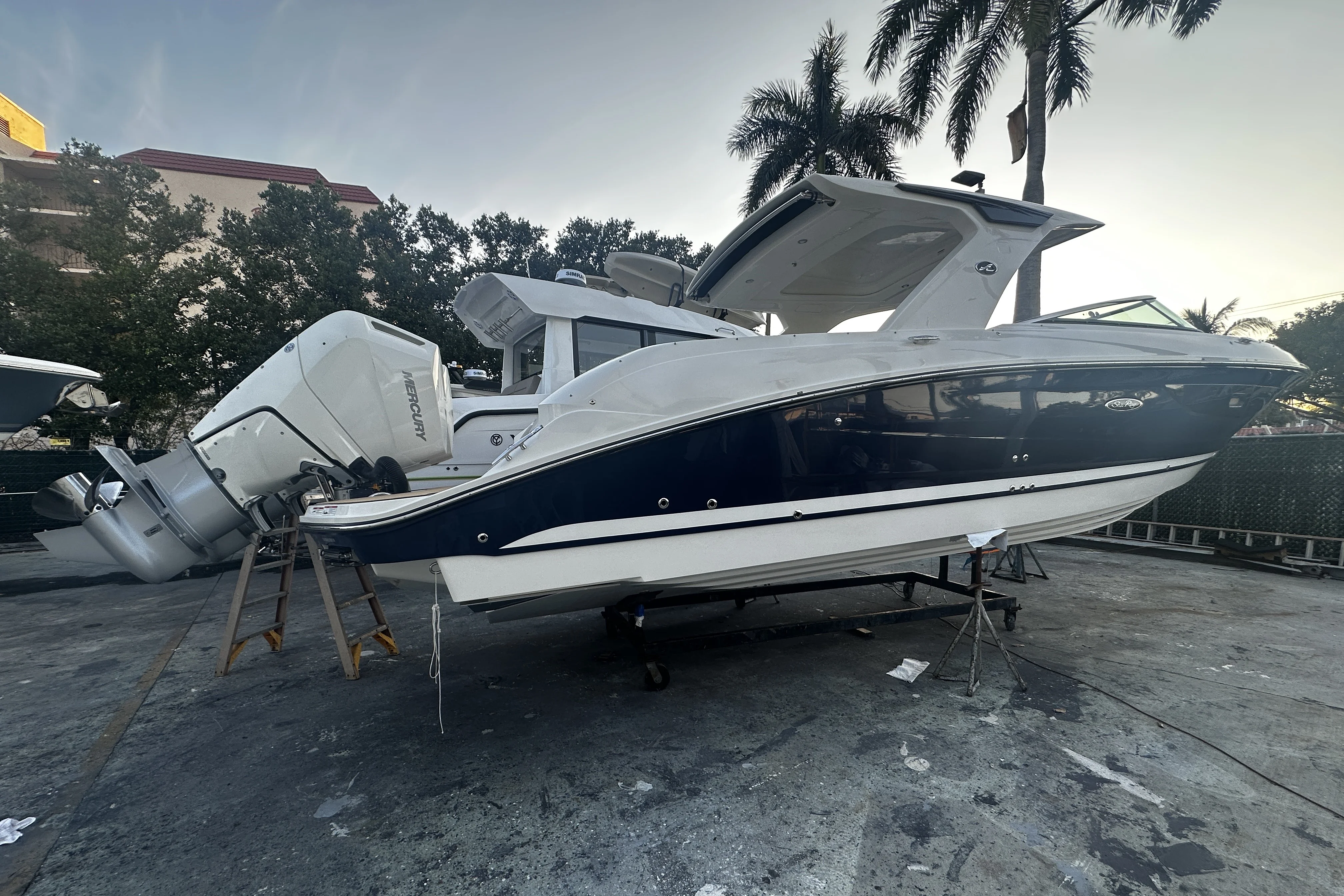 2026 Sea Ray SLX 350 Outboard Image Thumbnail #2
