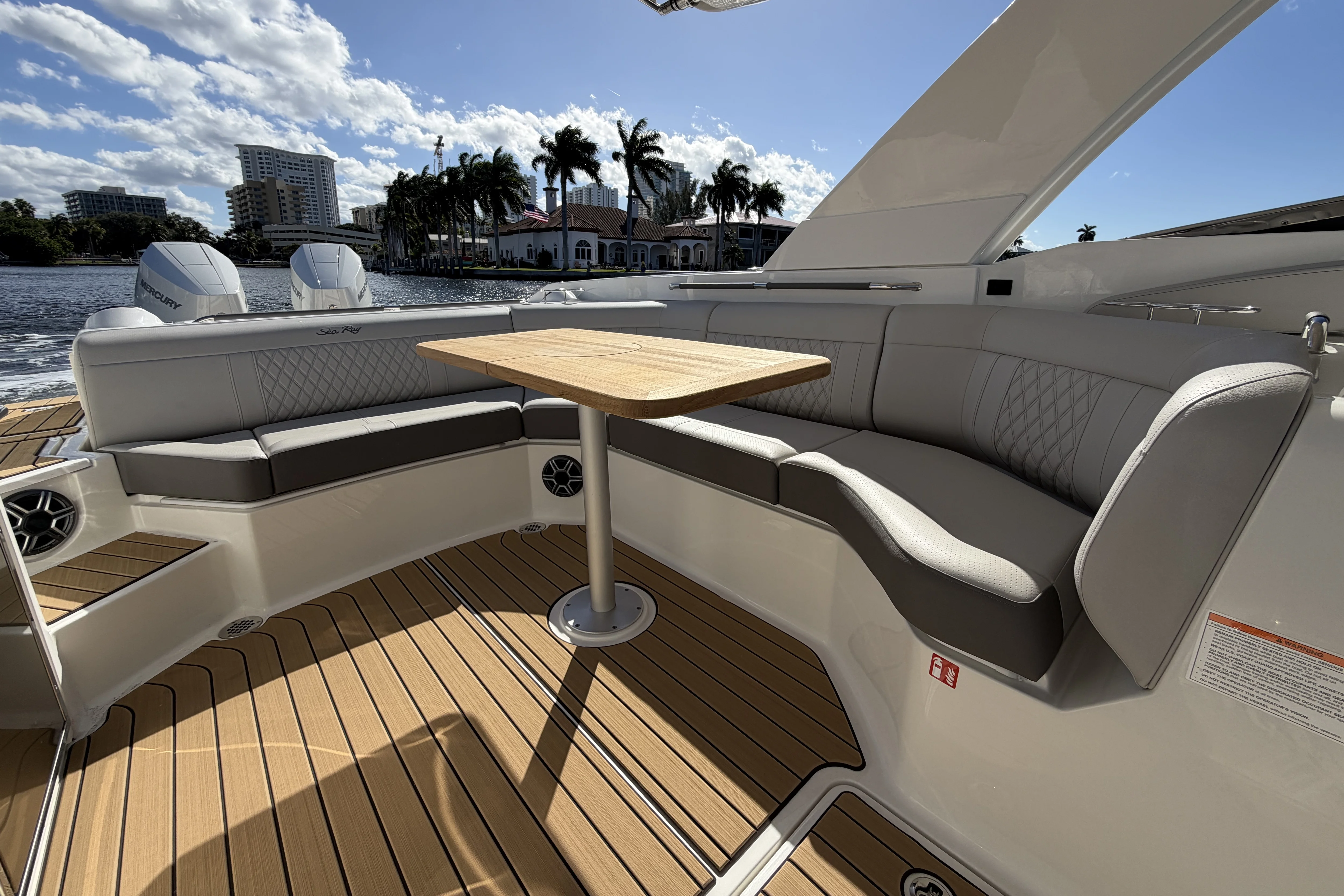 2026 Sea Ray SLX 350 Outboard Image Thumbnail #20