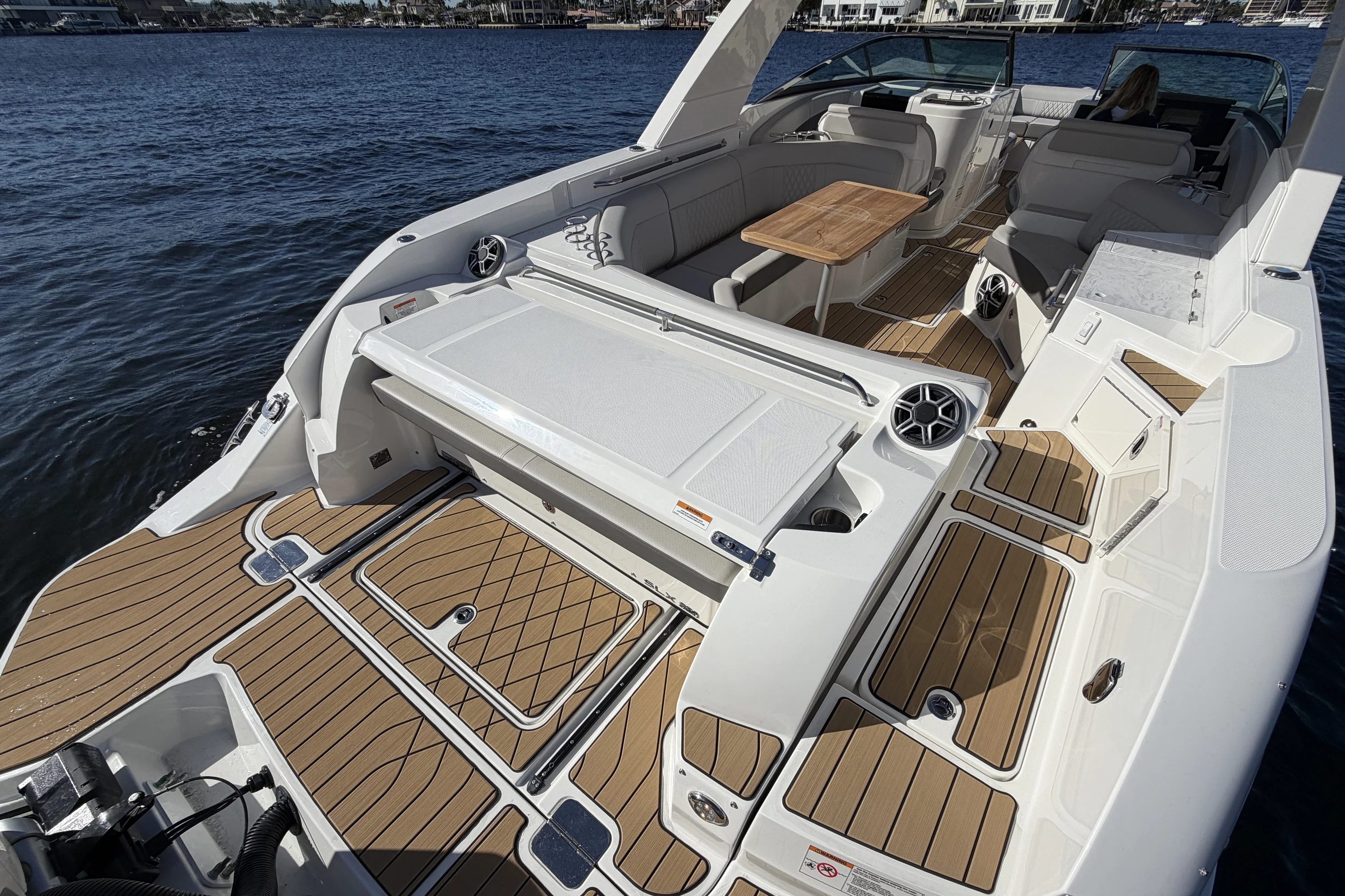 2026 Sea Ray SLX 350 Outboard Image Thumbnail #14