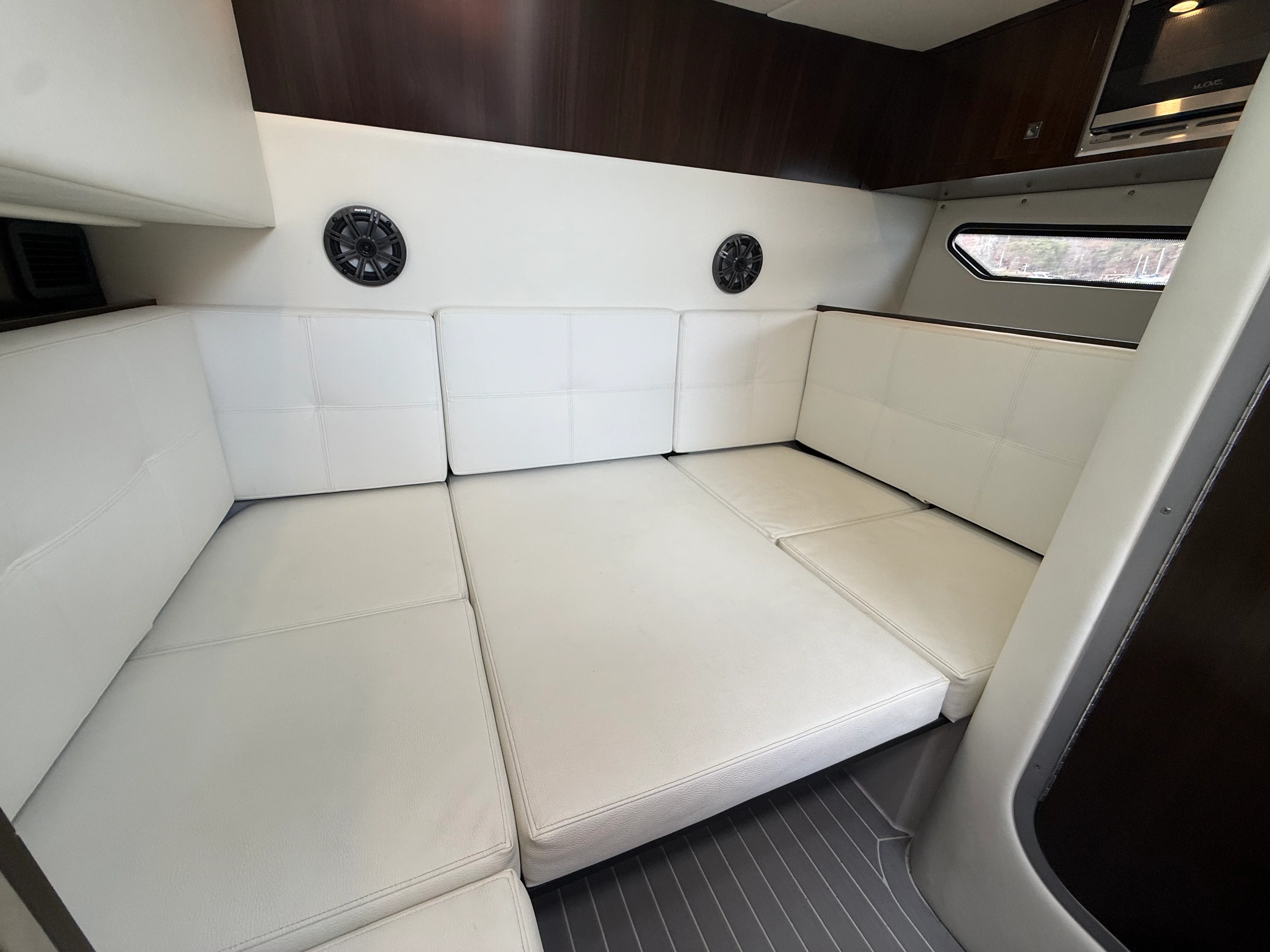 2022 Cruisers Yachts 338 CX SB Image Thumbnail #59