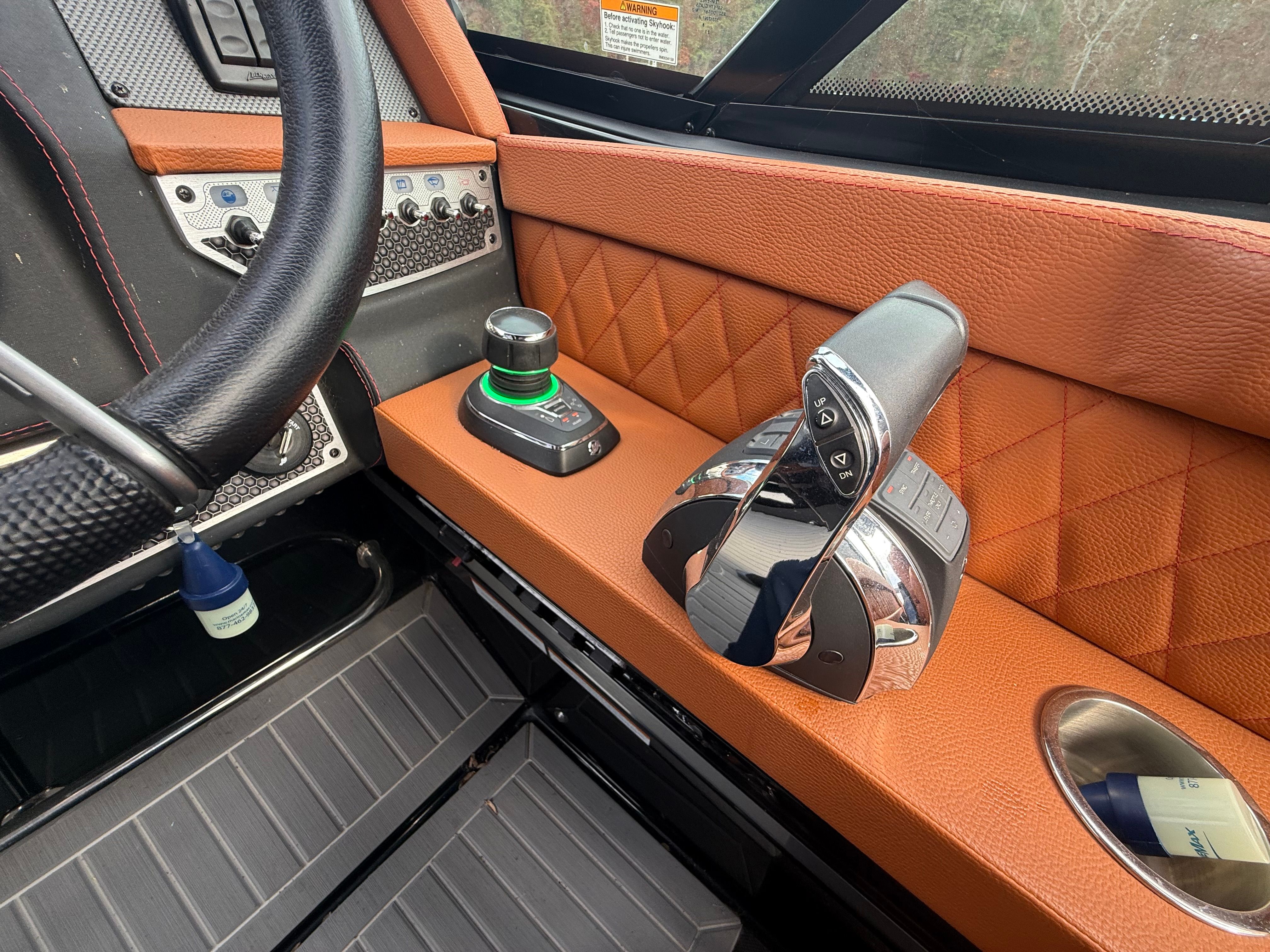 2022 Cruisers Yachts 338 CX SB Image Thumbnail #43