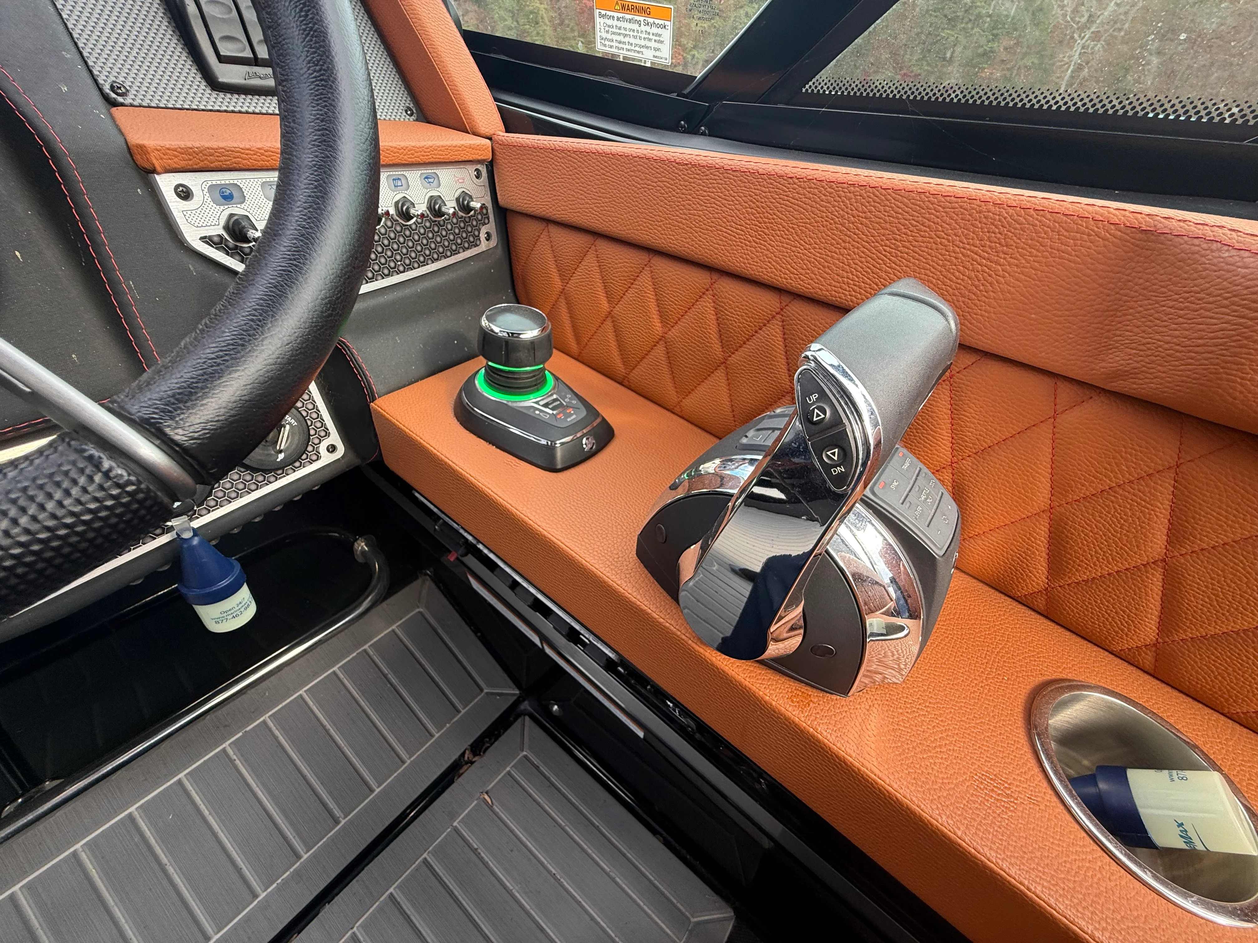 2022 Cruisers Yachts 338 CX SB Image Thumbnail #43