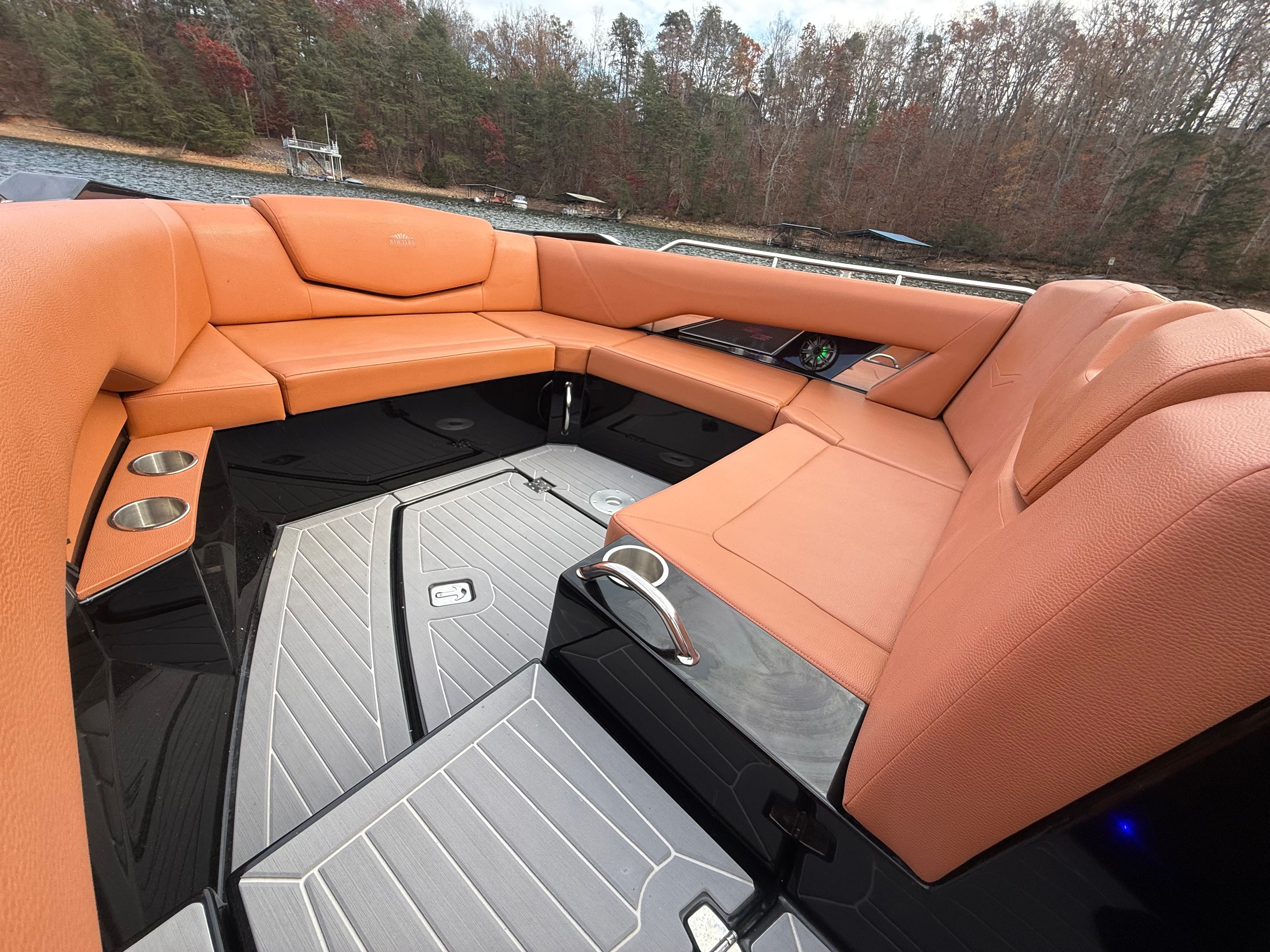 2022 Cruisers Yachts 338 CX SB Image Thumbnail #48