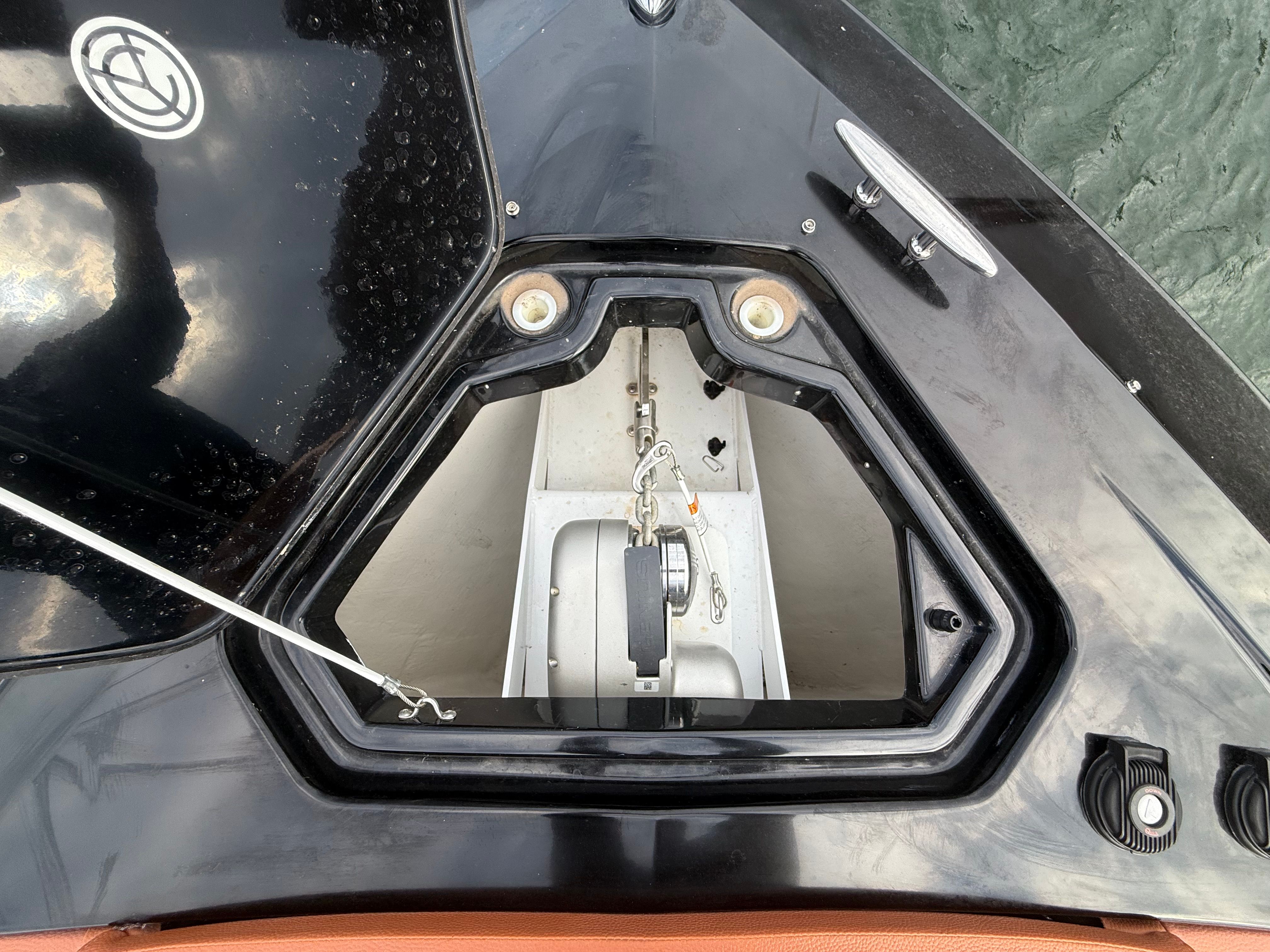 2022 Cruisers Yachts 338 CX SB Image Thumbnail #54