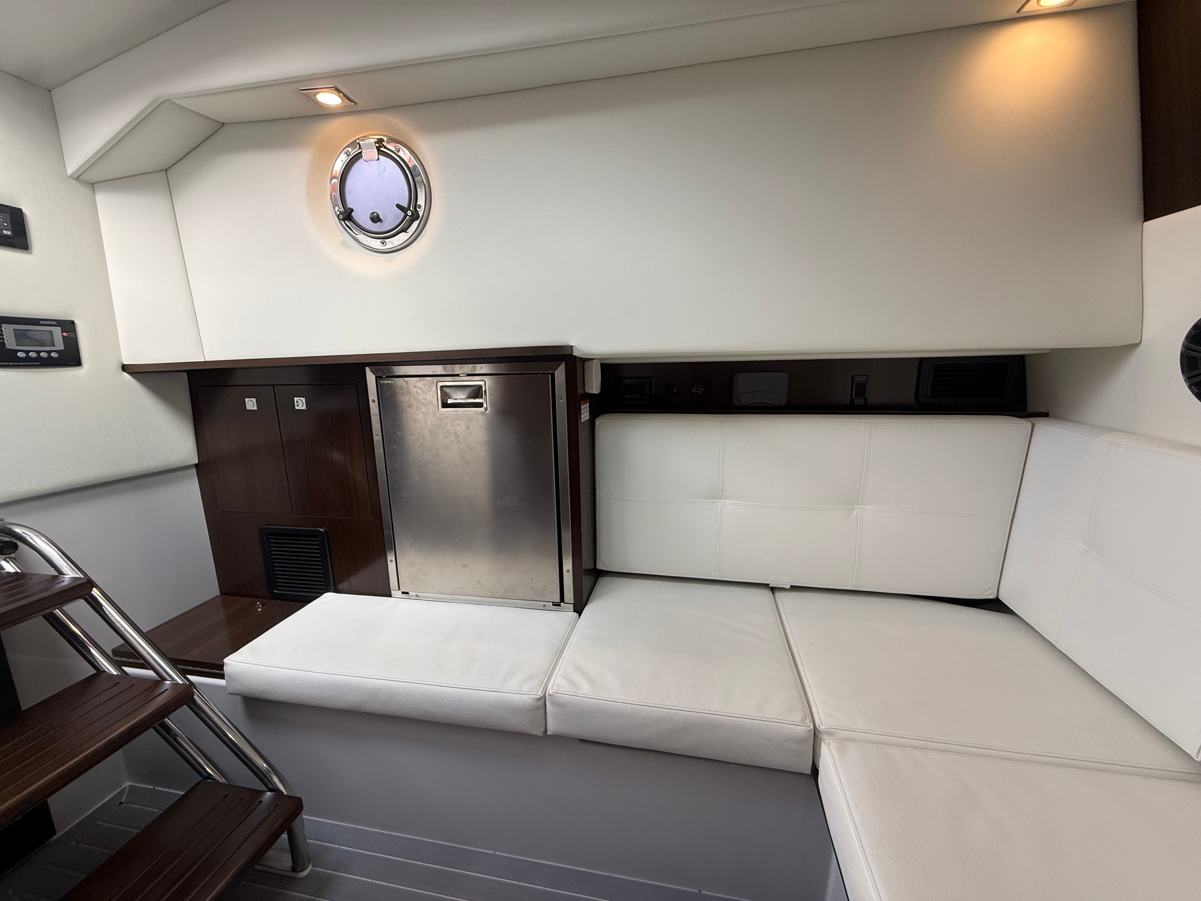 2022 Cruisers Yachts 338 CX SB Image Thumbnail #61