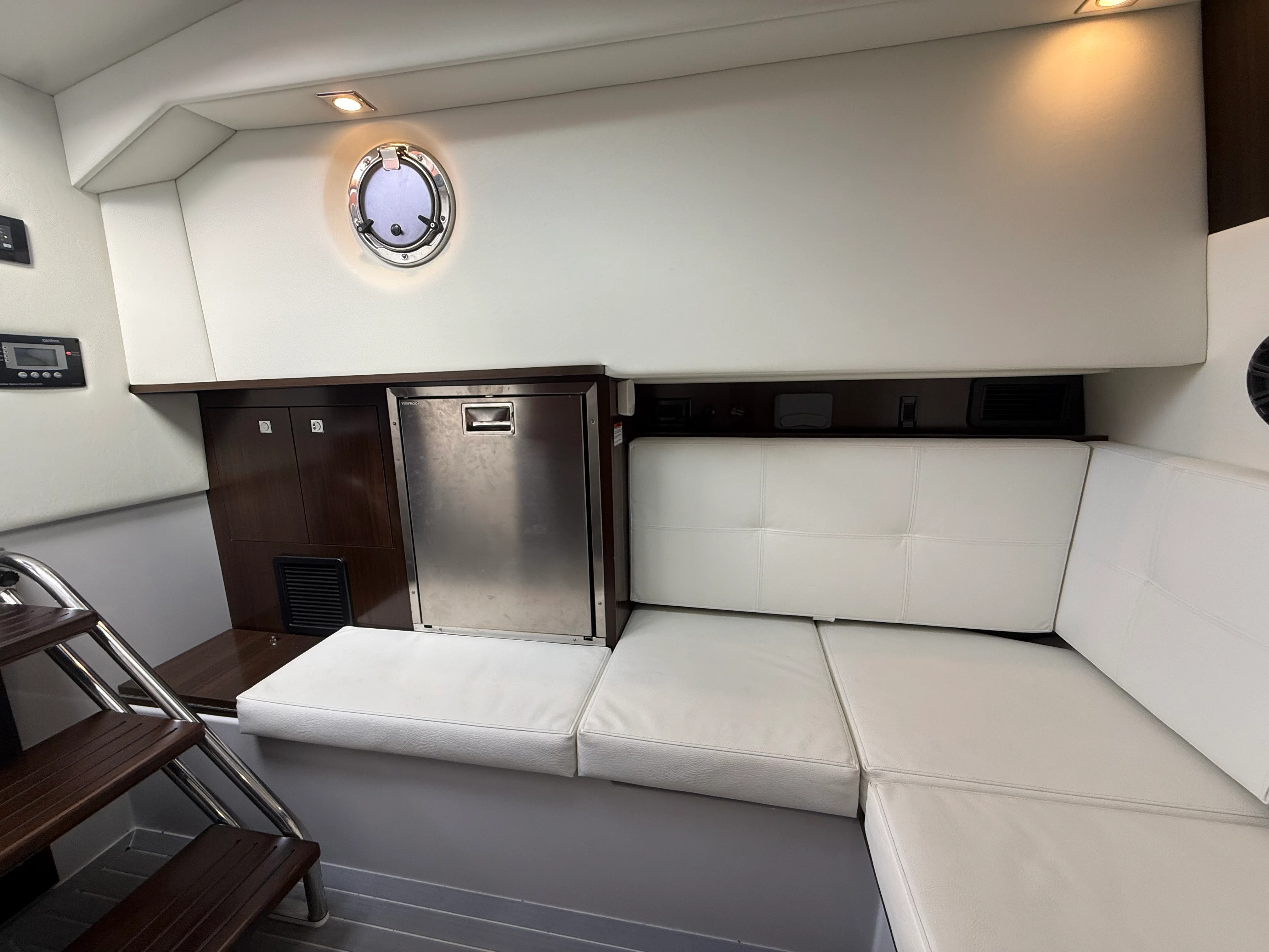 2022 Cruisers Yachts 338 CX SB Image Thumbnail #61