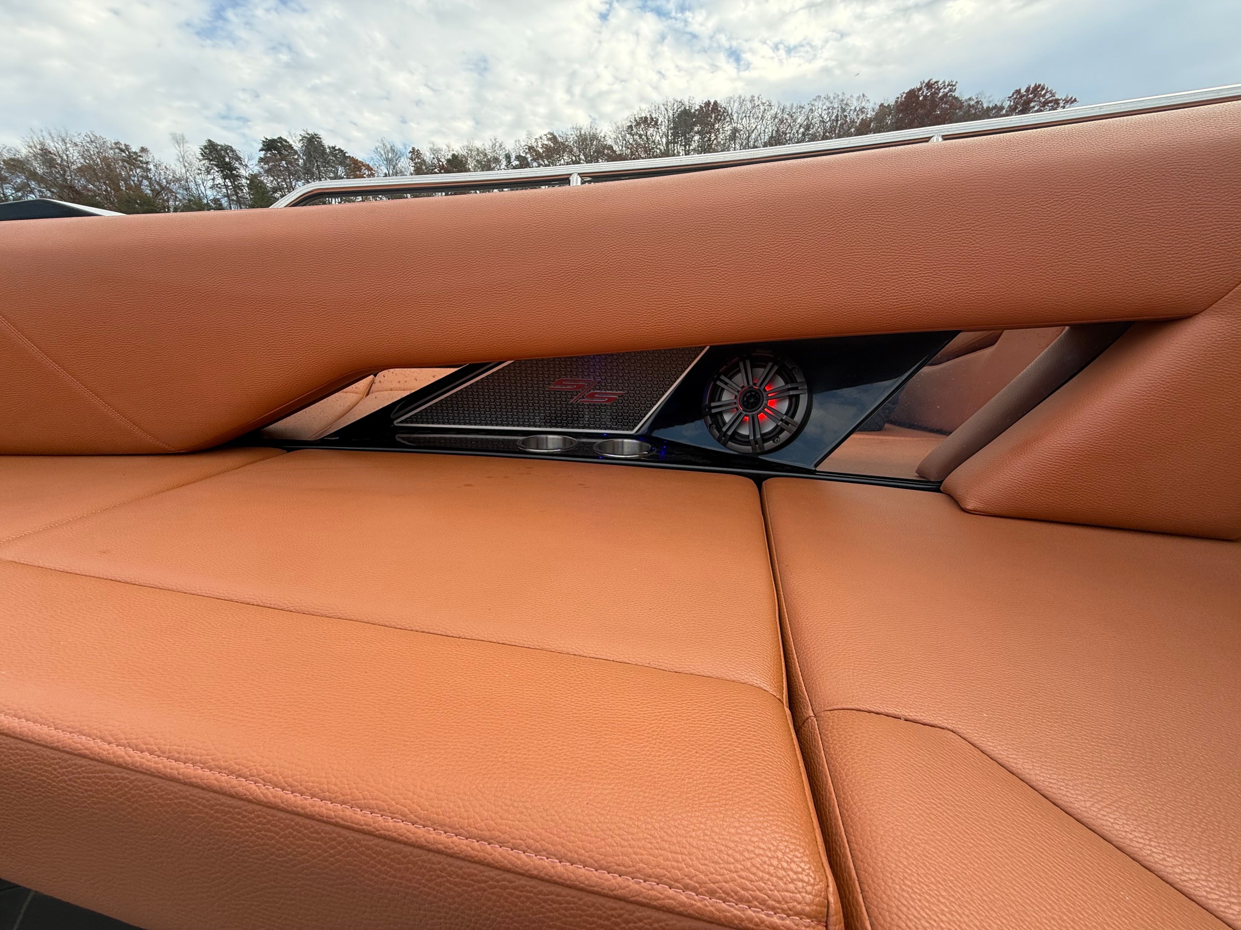 2022 Cruisers Yachts 338 CX SB Image Thumbnail #53