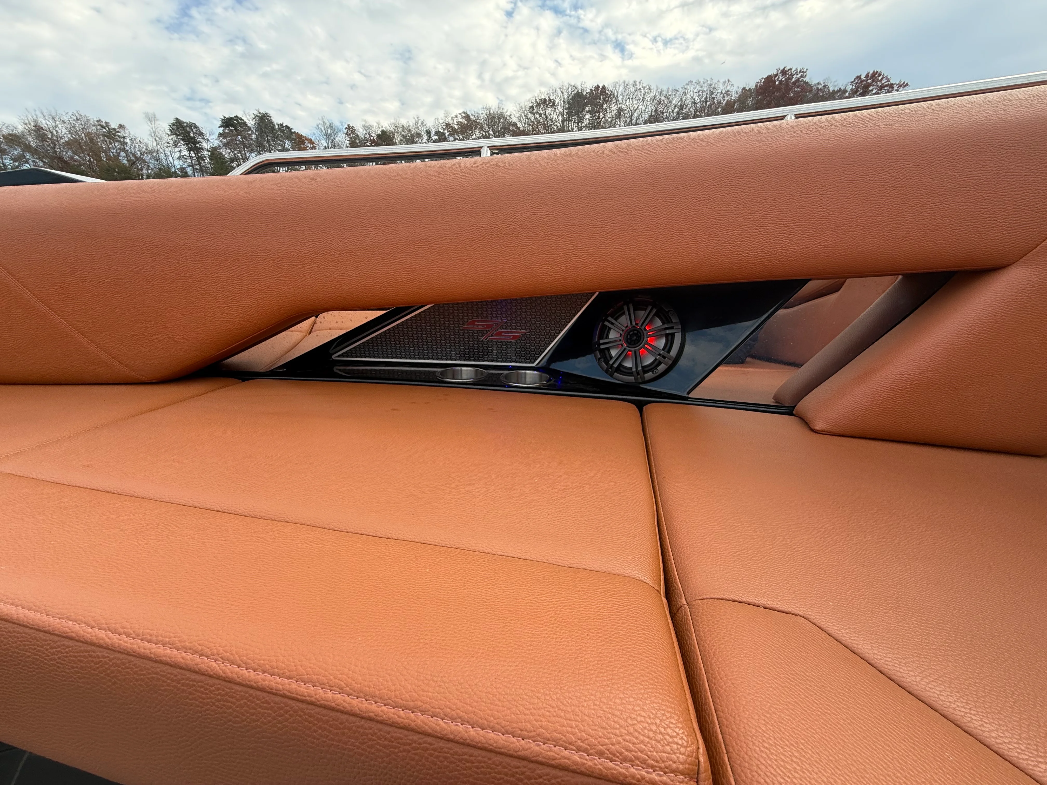 2022 Cruisers Yachts 338 CX SB Image Thumbnail #53