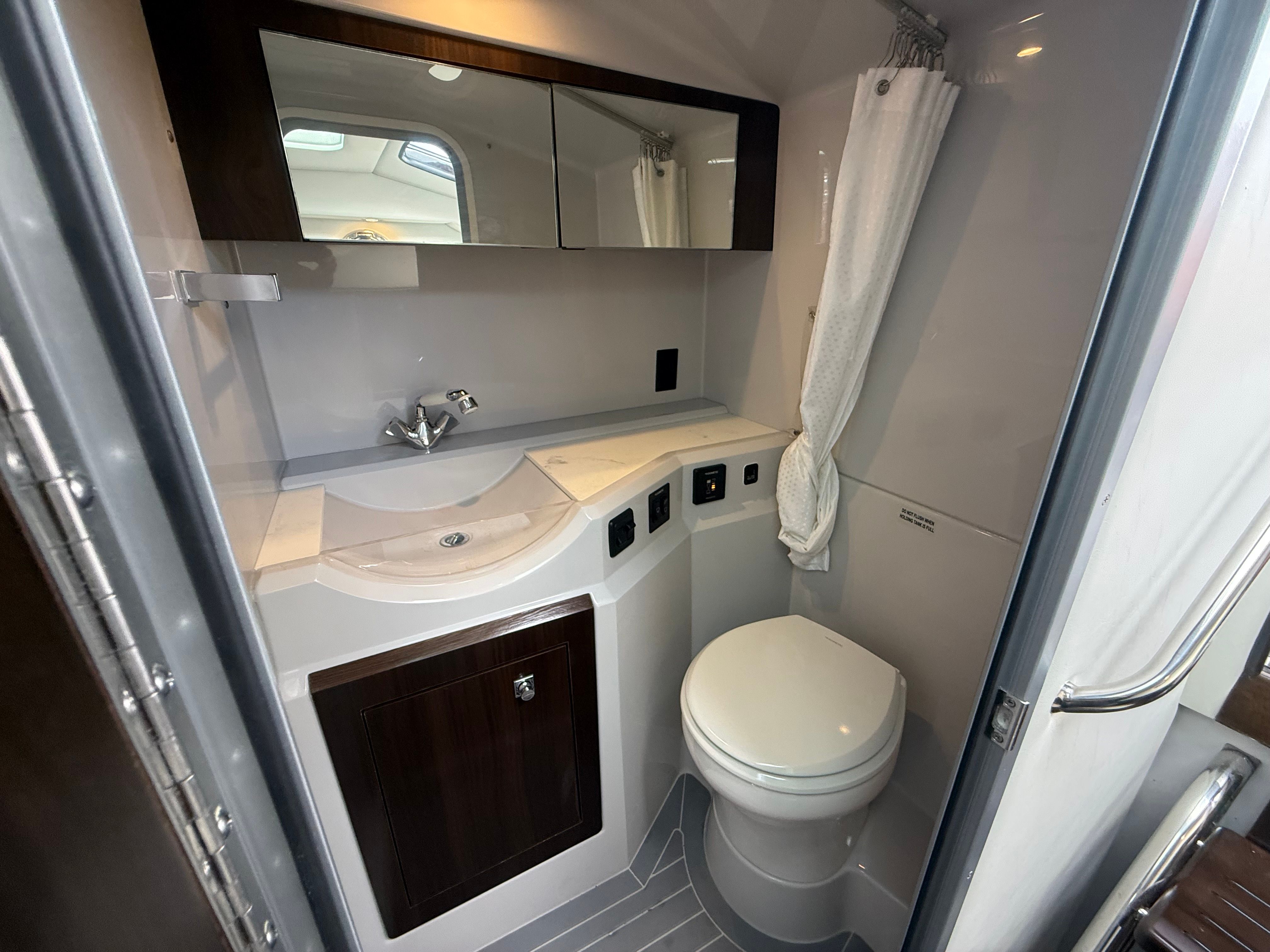 2022 Cruisers Yachts 338 CX SB Image Thumbnail #62