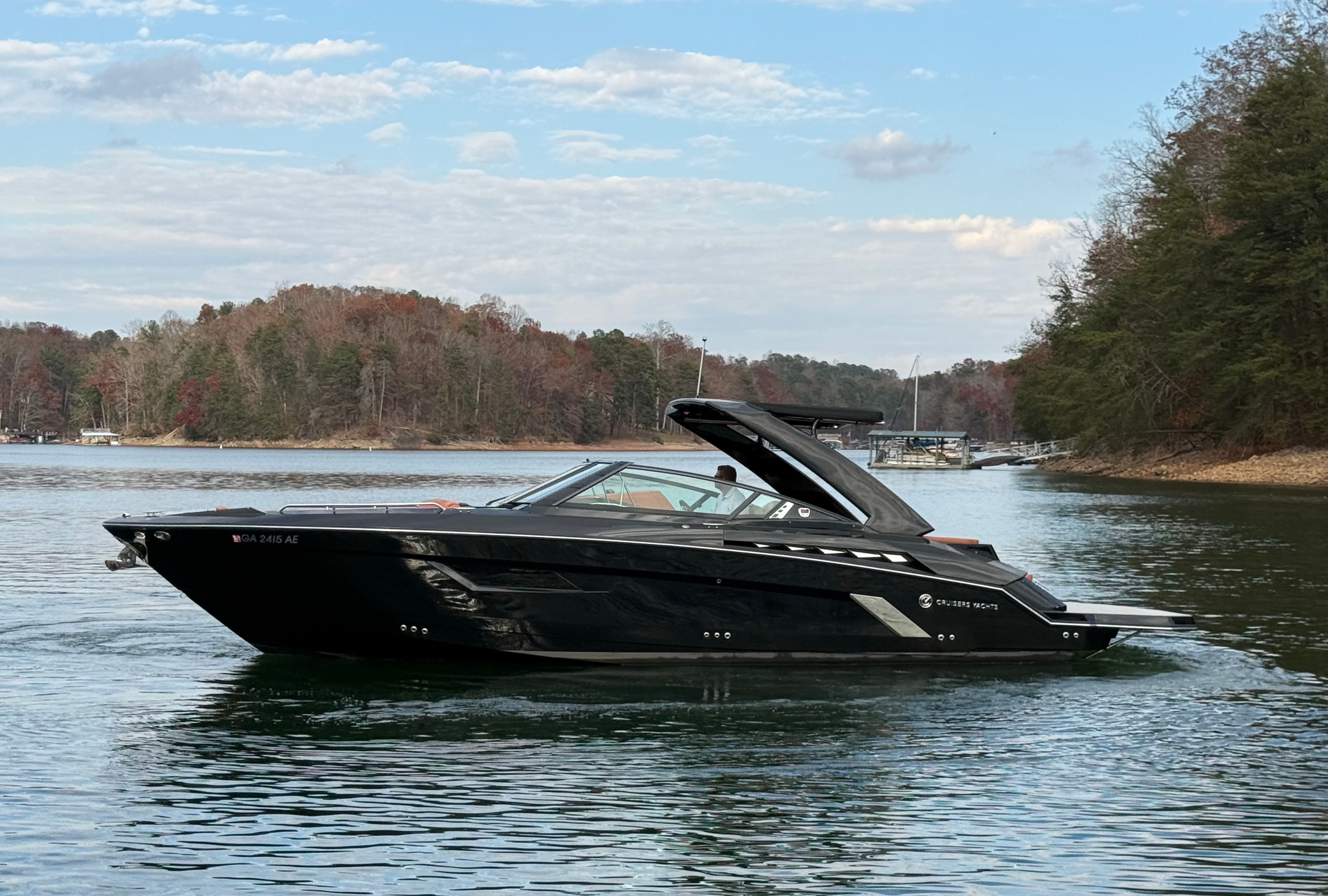 2022 Cruisers Yachts 338 CX SB Image Thumbnail #2