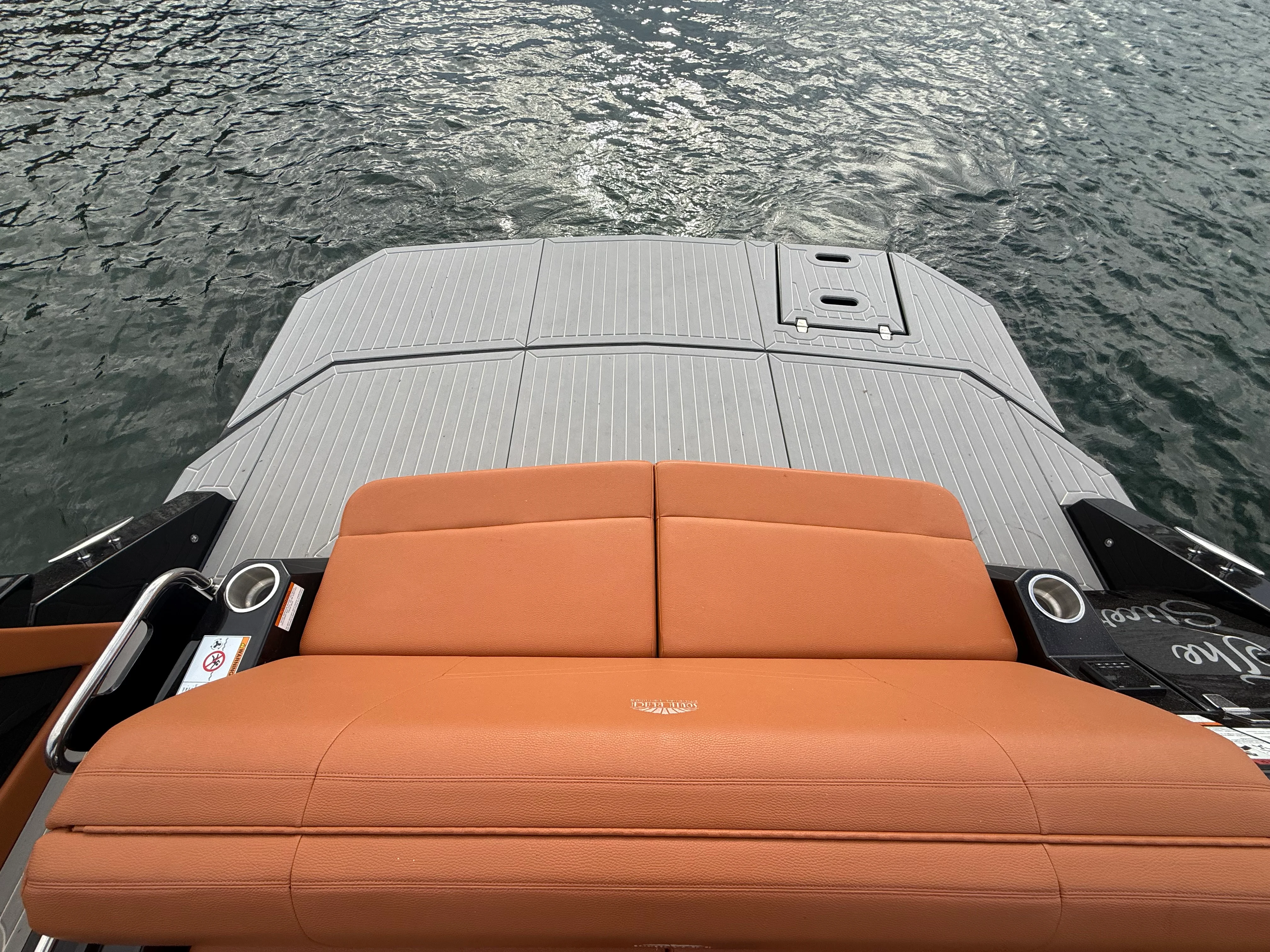 2022 Cruisers Yachts 338 CX SB Image Thumbnail #21