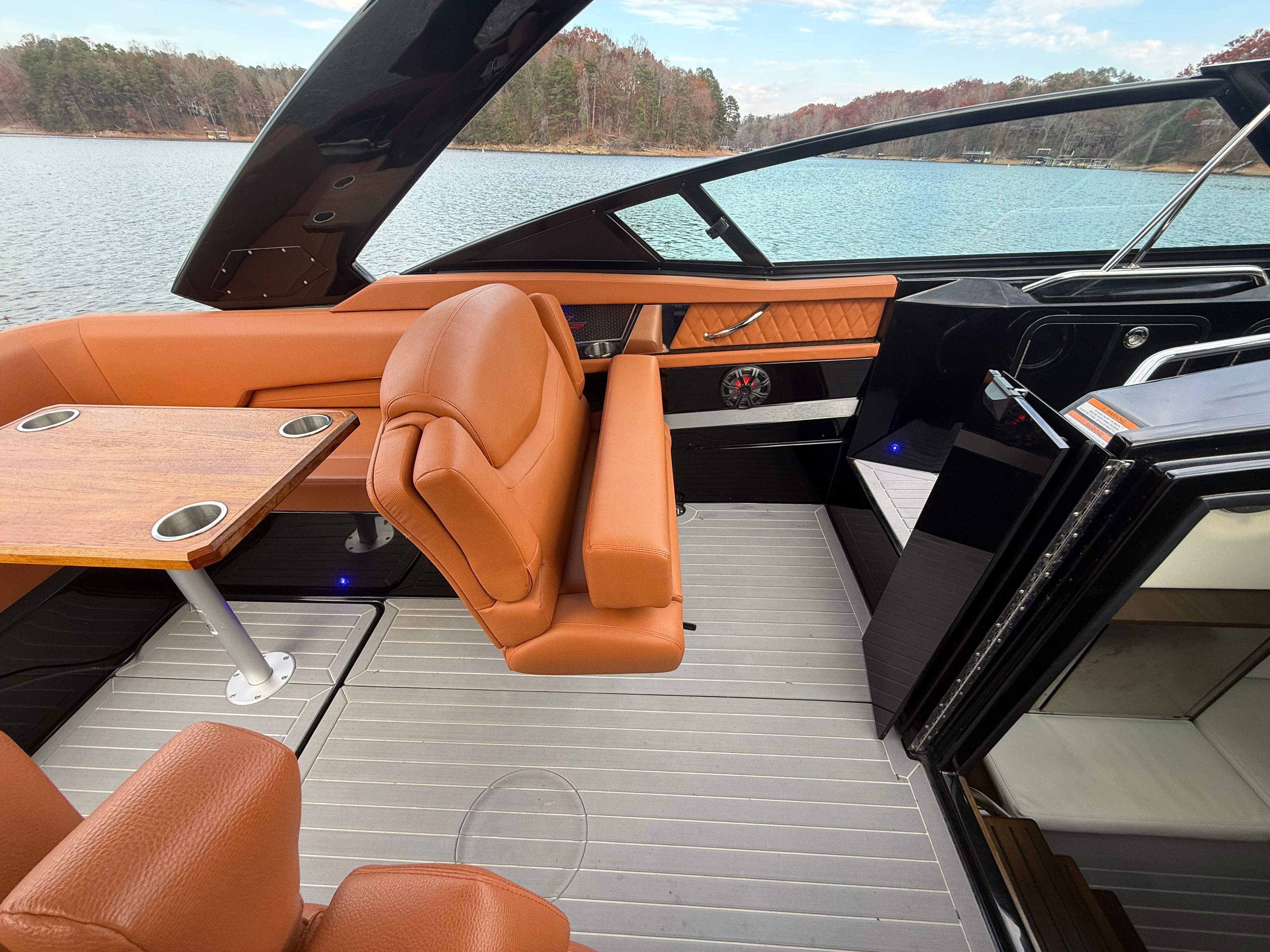 2022 Cruisers Yachts 338 CX SB Image Thumbnail #36