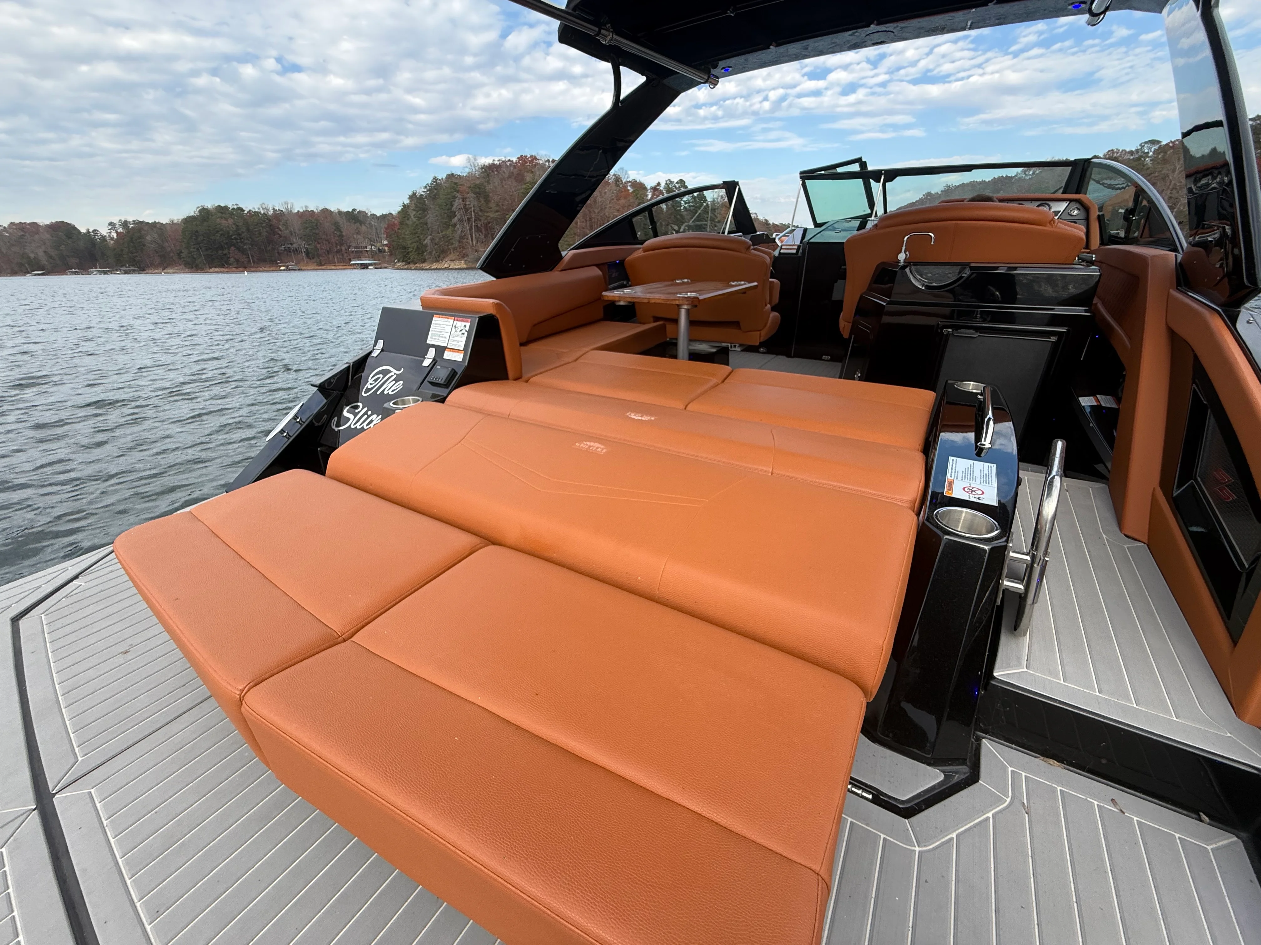 2022 Cruisers Yachts 338 CX SB Image Thumbnail #26