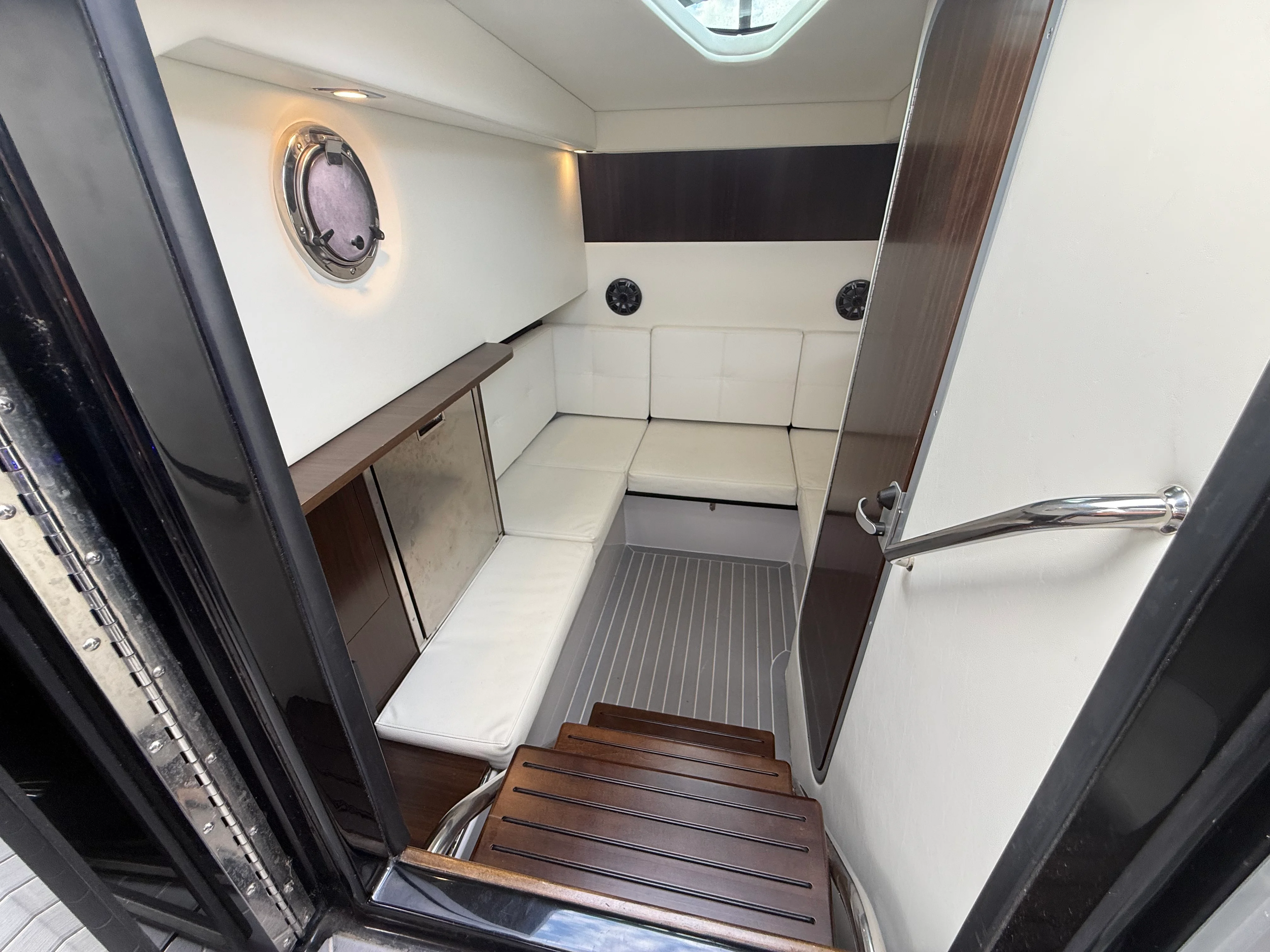 2022 Cruisers Yachts 338 CX SB Image Thumbnail #55