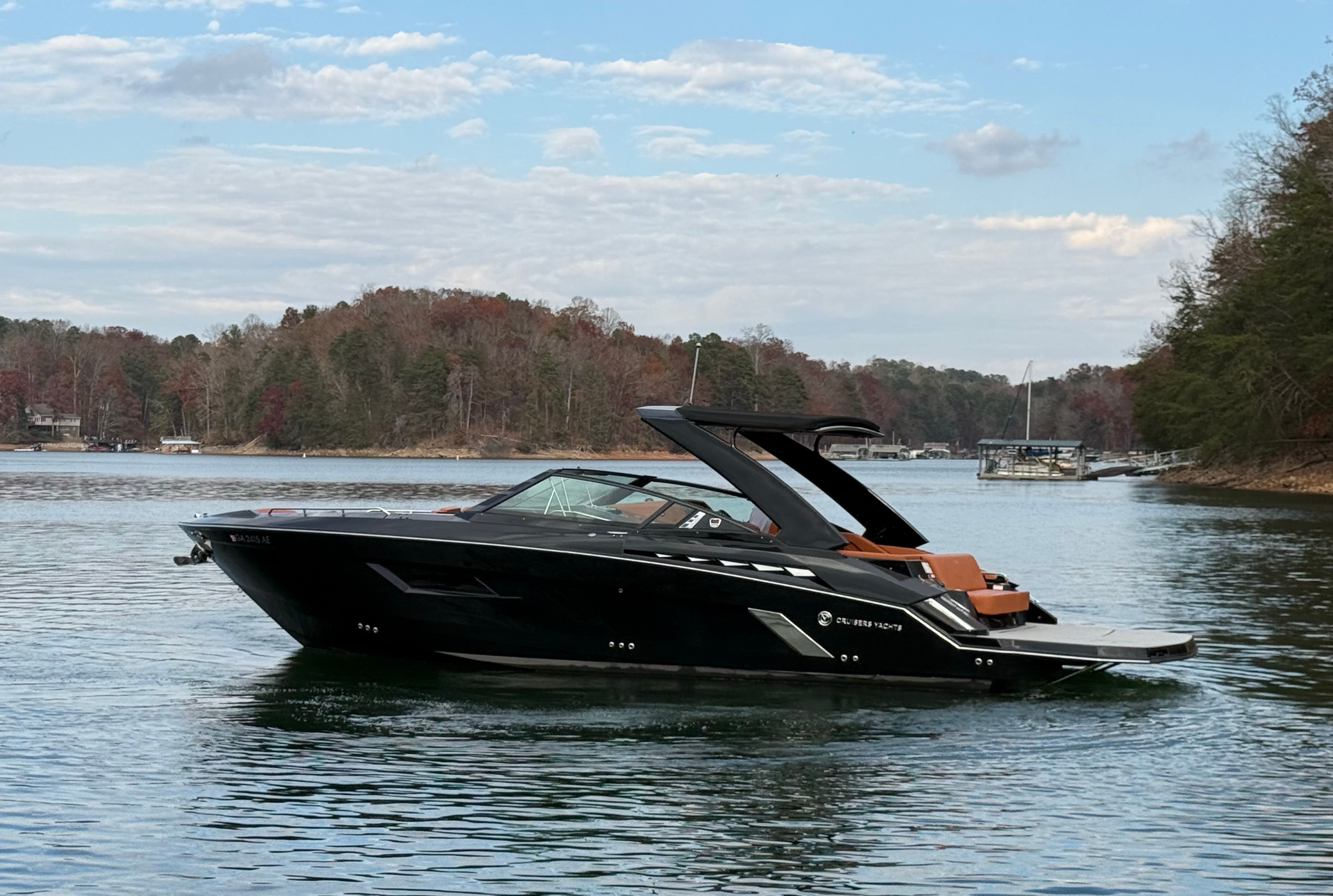 2022 Cruisers Yachts 338 CX SB Image Thumbnail #3