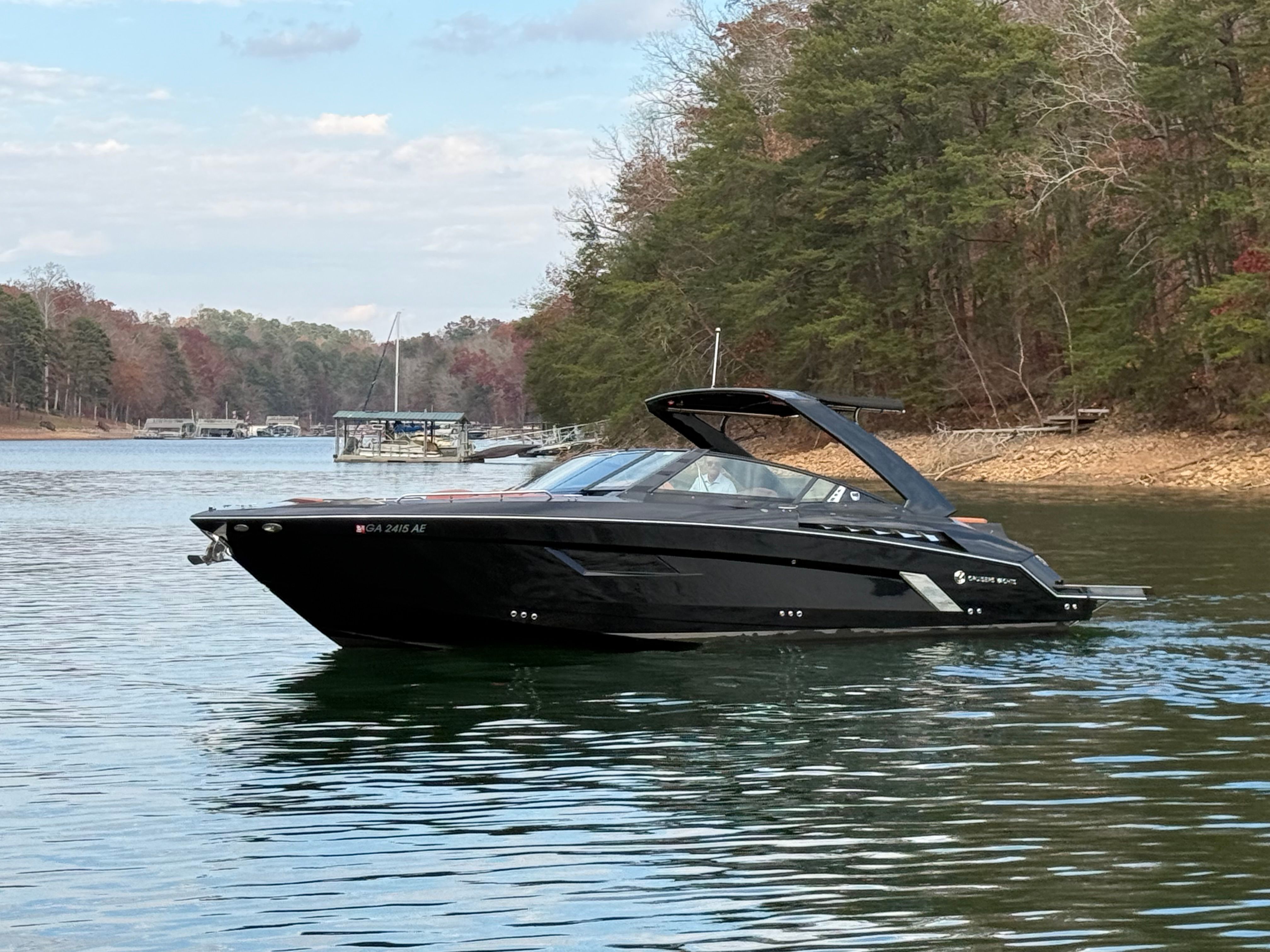 2022 Cruisers Yachts 338 CX SB Image Thumbnail #17