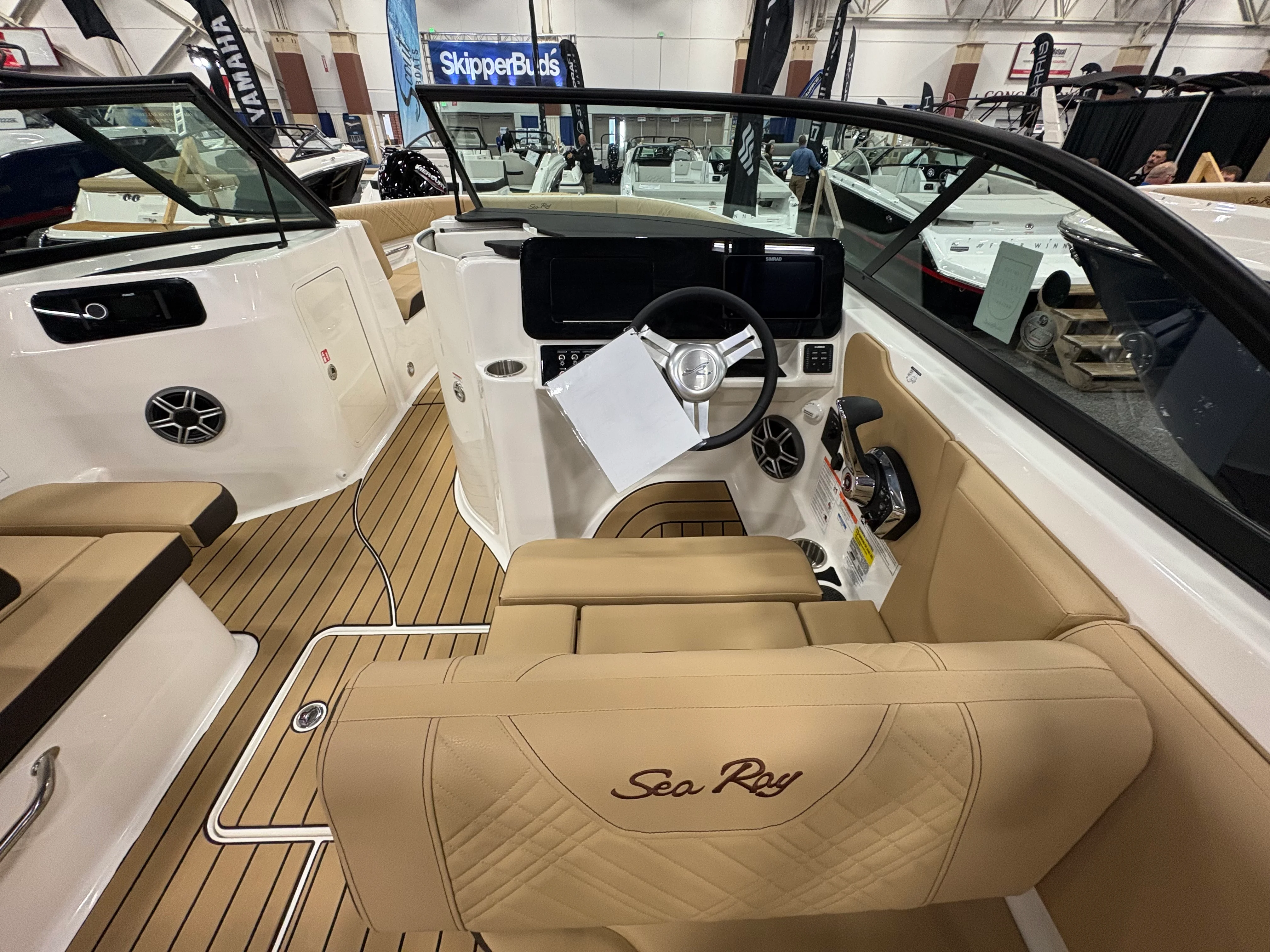 2026 Sea Ray SDX 230 Outboard Image Thumbnail #12