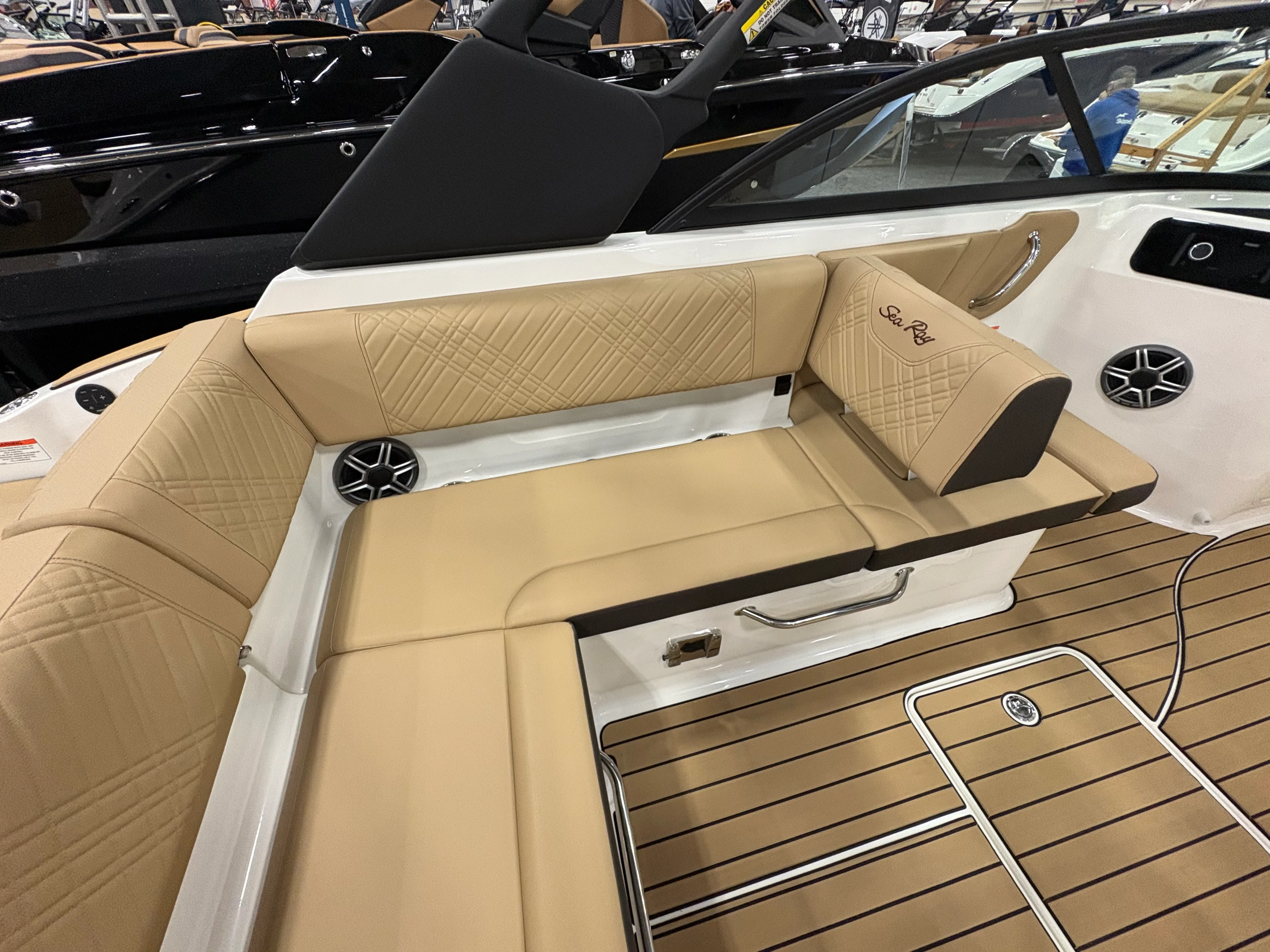 2026 Sea Ray SDX 230 Outboard Image Thumbnail #8