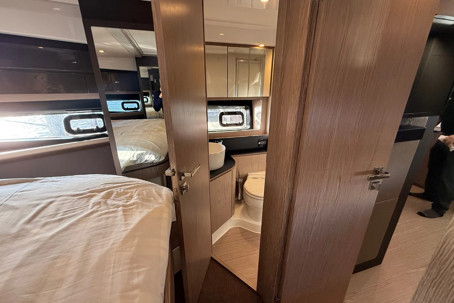 2019 Azimut Atlantis 43 Image Thumbnail #33