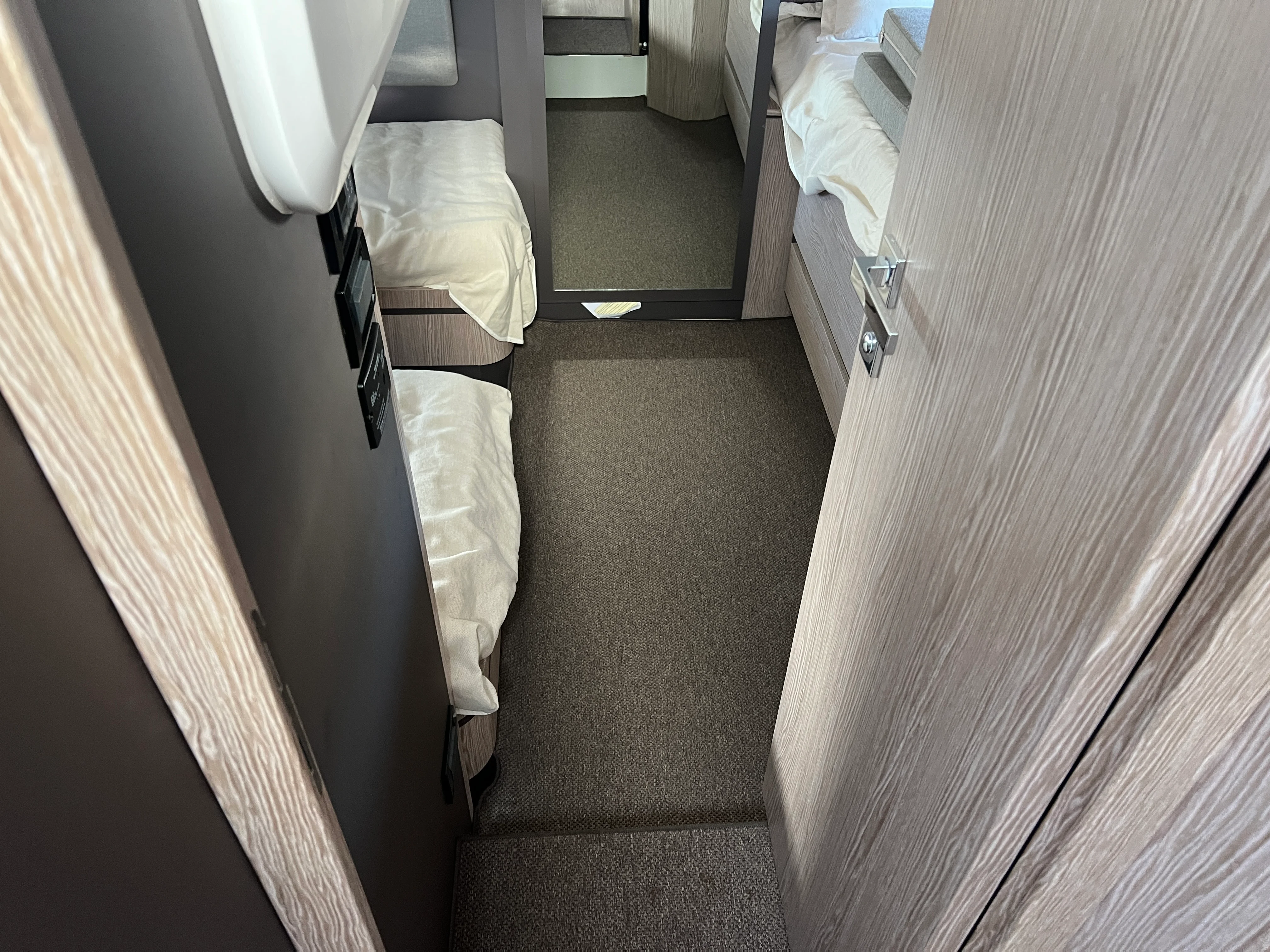 2019 Azimut Atlantis 43 Image Thumbnail #24