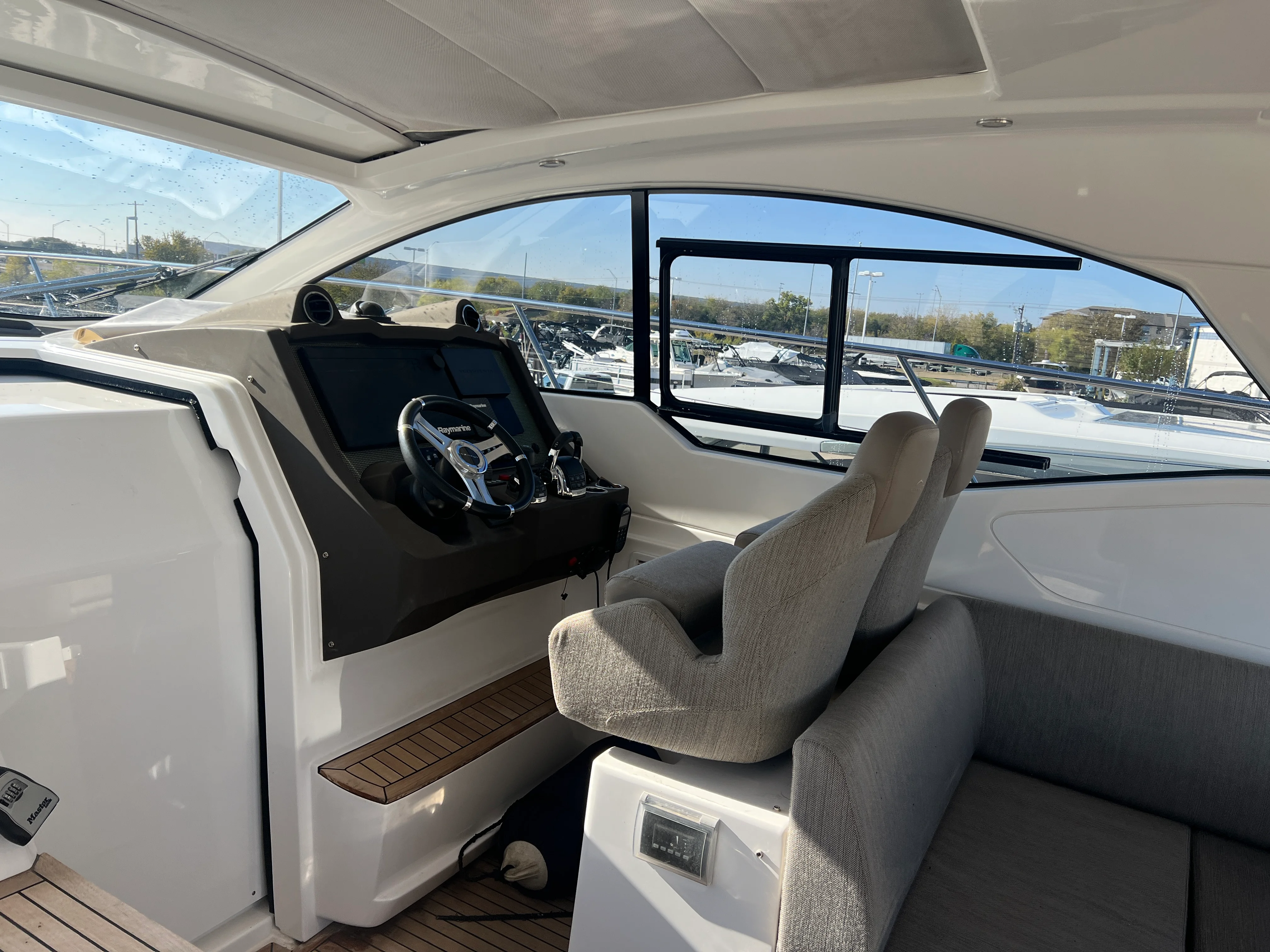 2019 Azimut Atlantis 43 Image Thumbnail #9