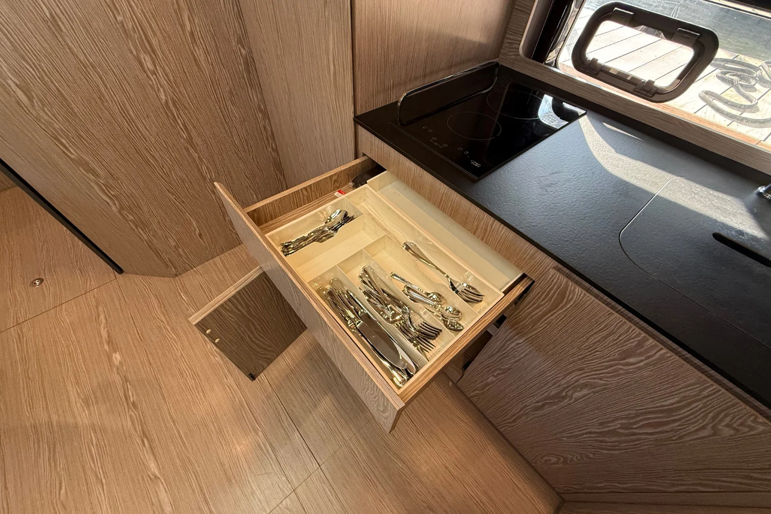 2019 Azimut Atlantis 43 Image Thumbnail #59