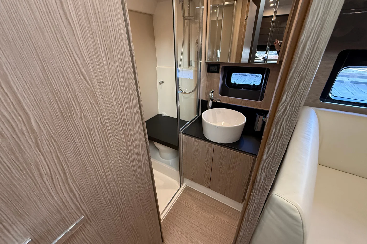 2019 Azimut Atlantis 43 Image Thumbnail #46