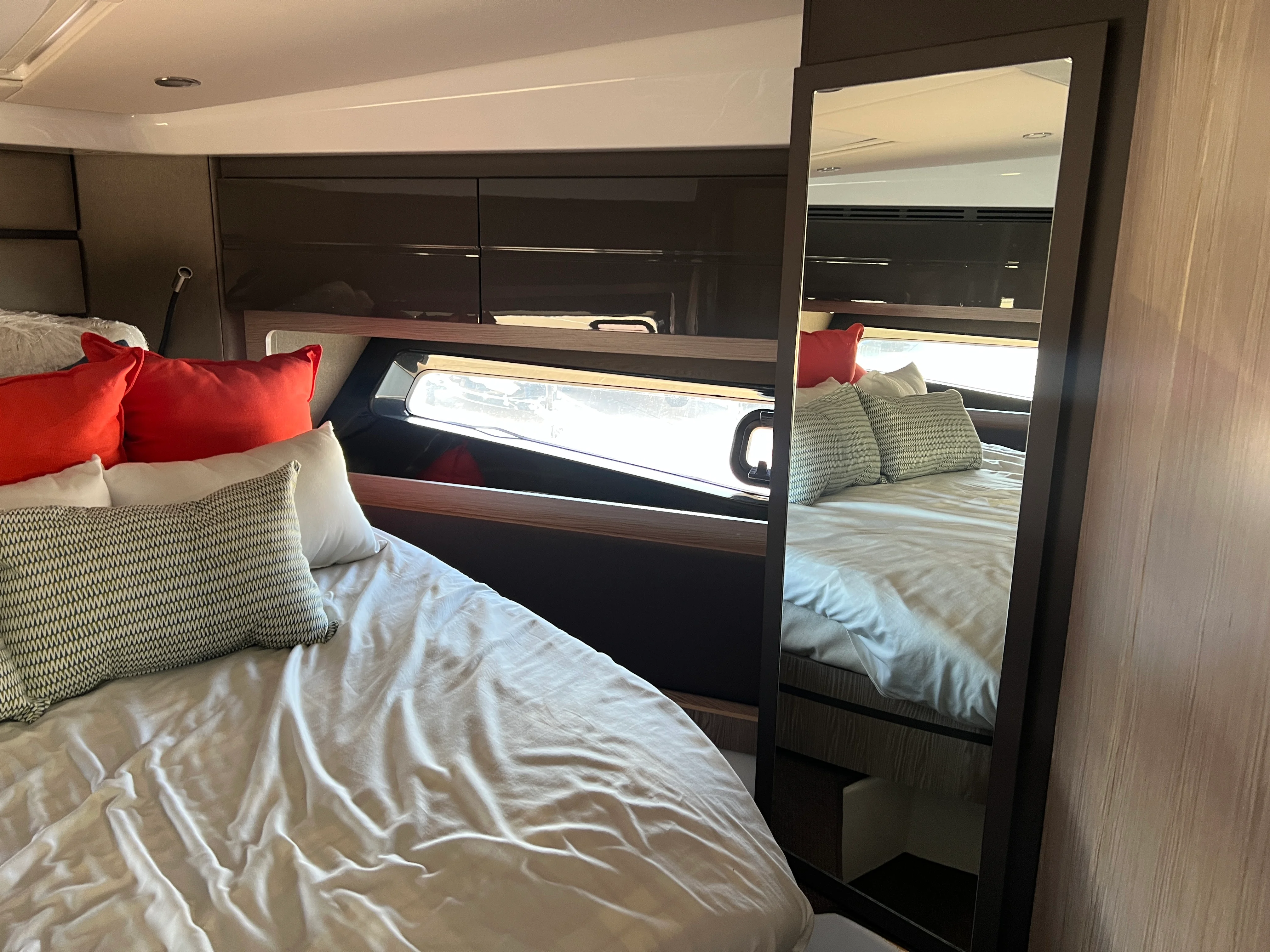 2019 Azimut Atlantis 43 Image Thumbnail #16