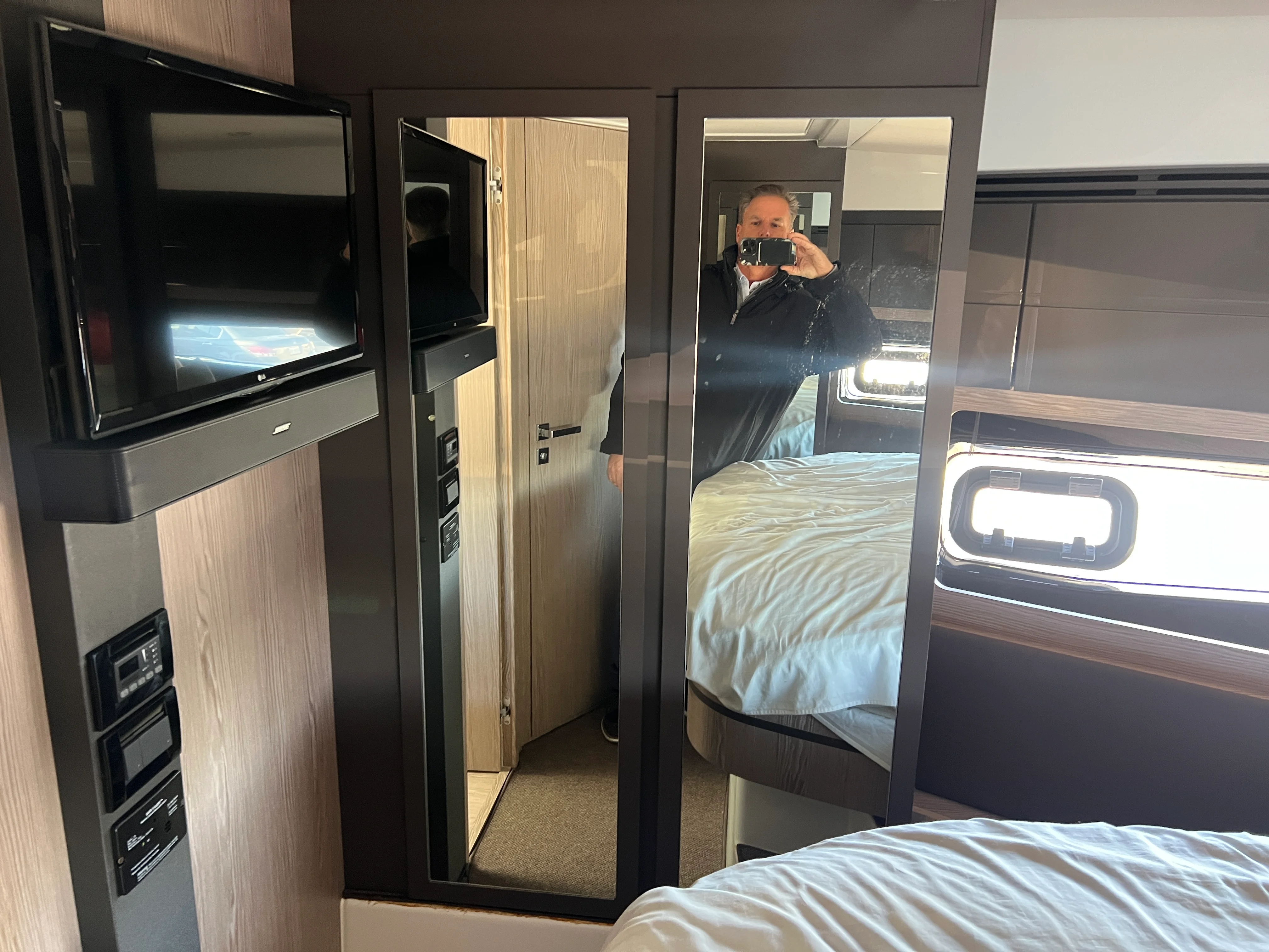 2019 Azimut Atlantis 43 Image Thumbnail #18