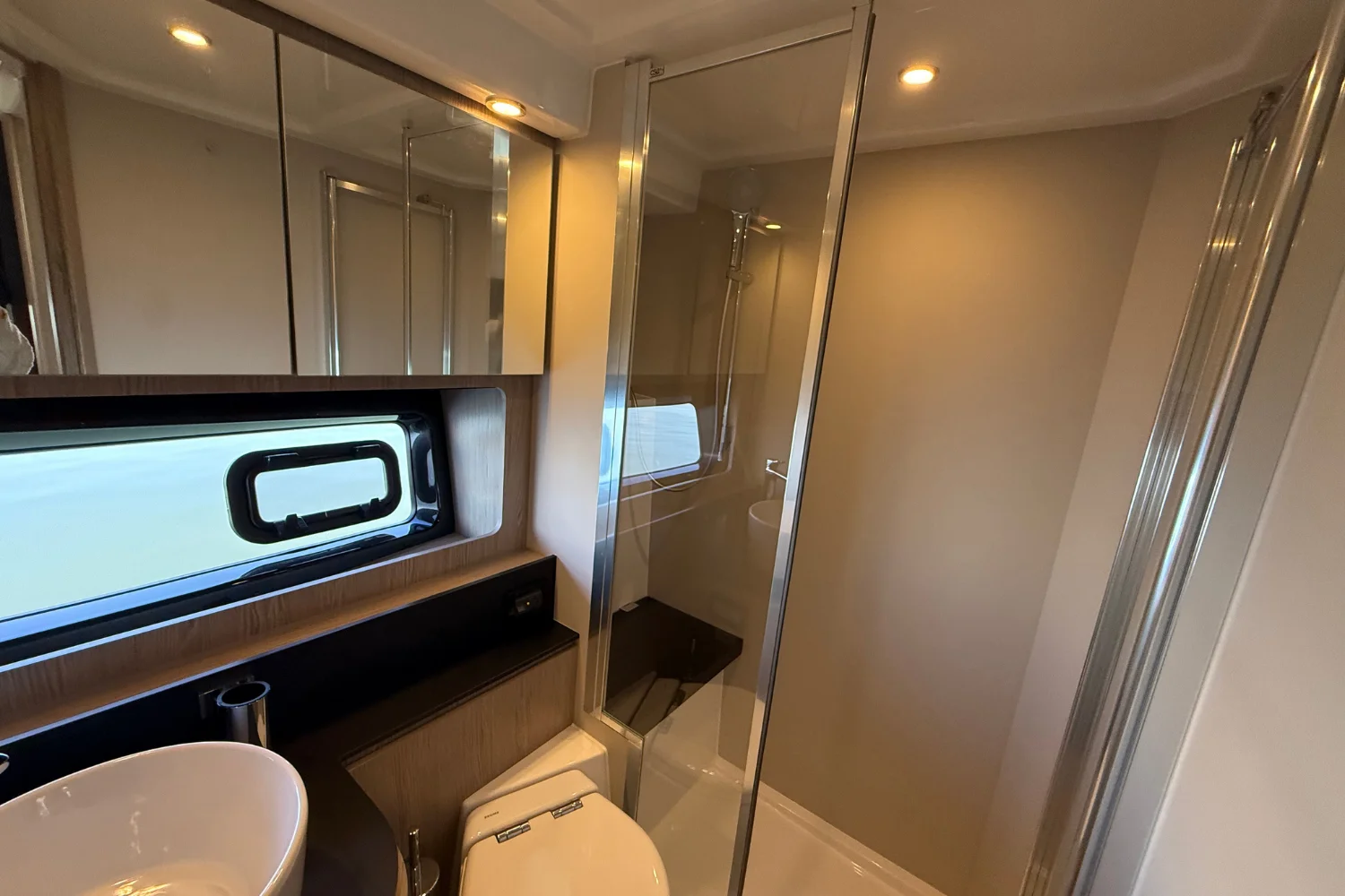 2019 Azimut Atlantis 43 Image Thumbnail #79