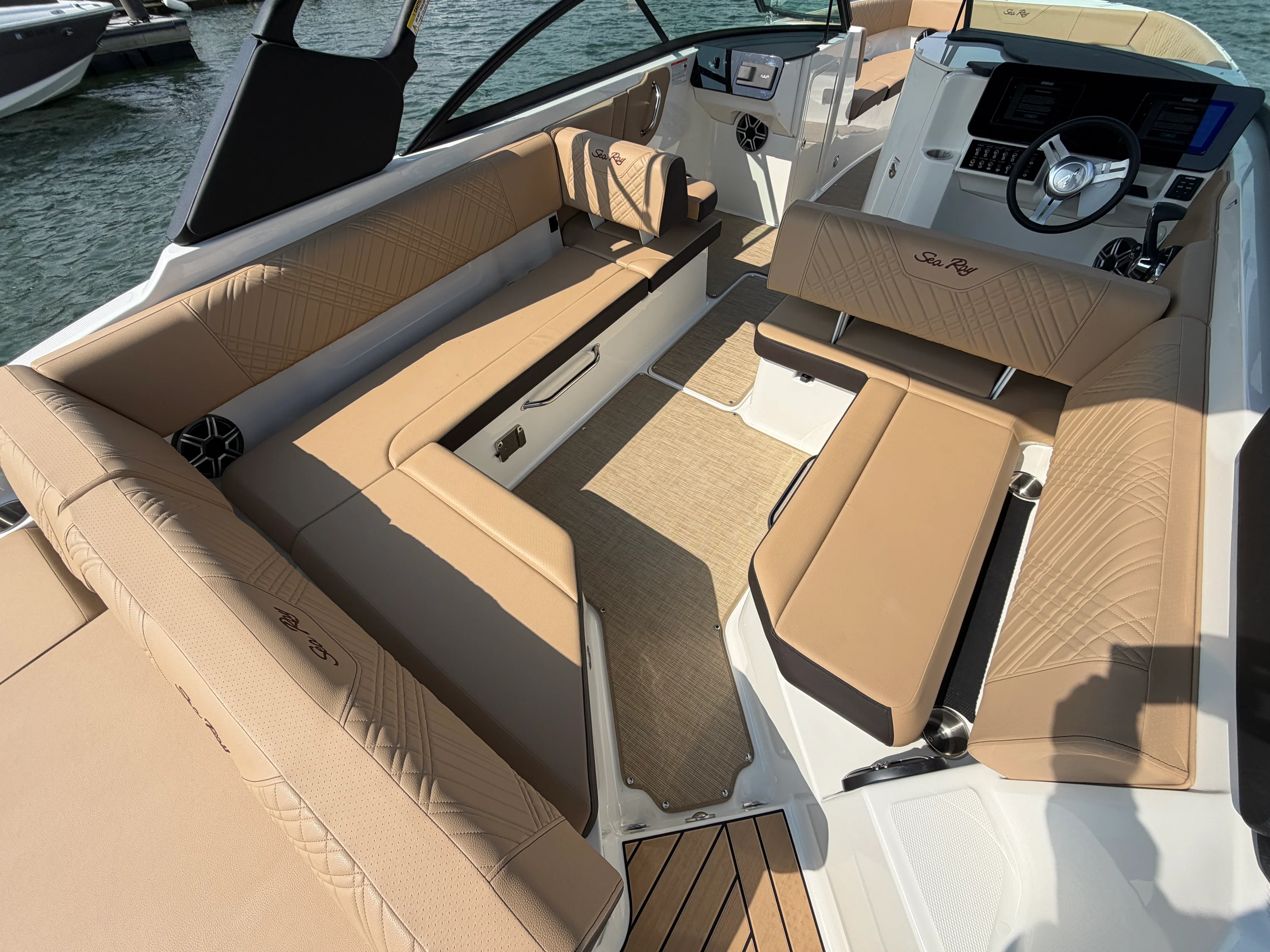 2026 Sea Ray SDX 270 Outboard Image Thumbnail #11