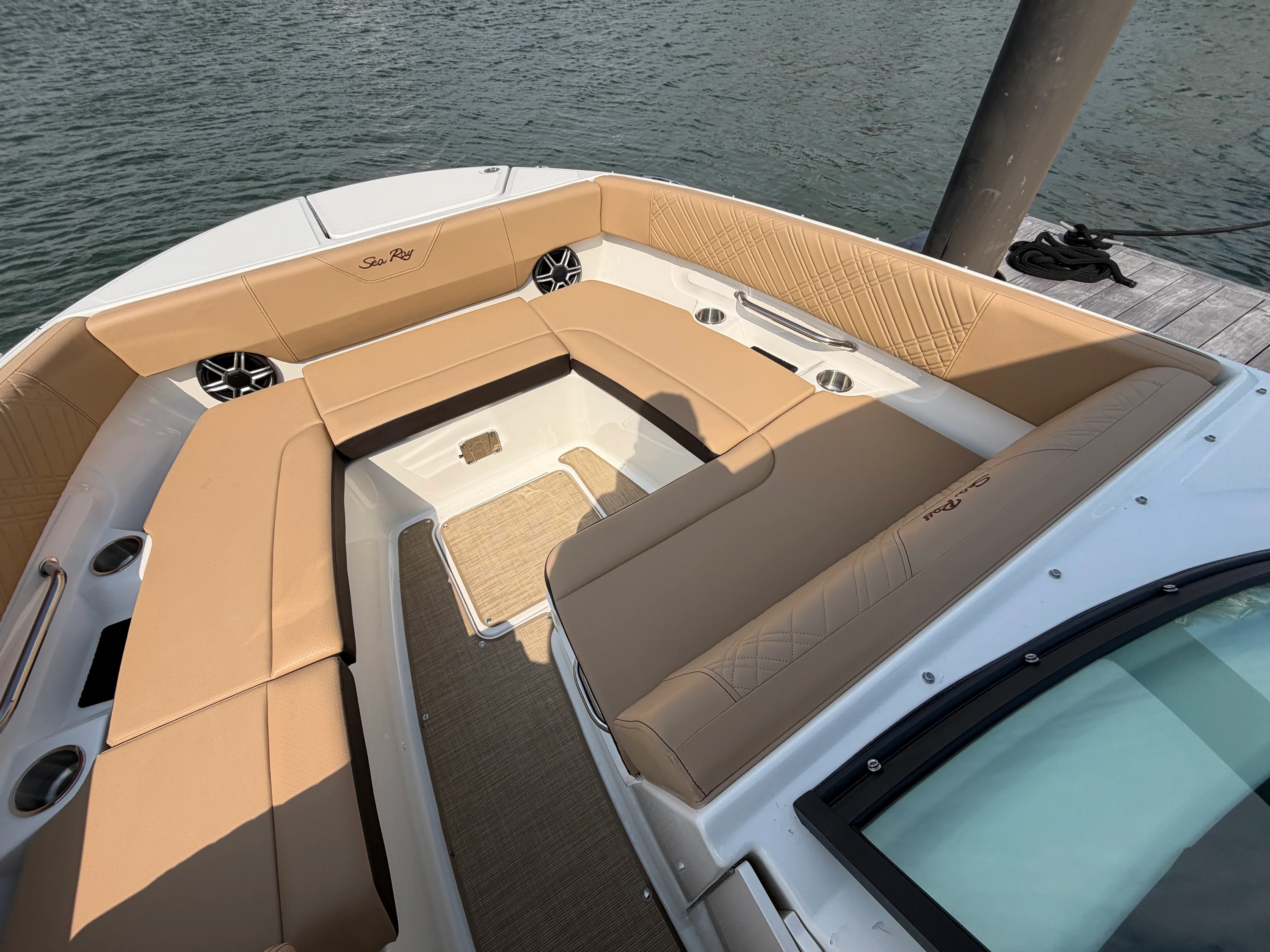 2026 Sea Ray SDX 270 Outboard Image Thumbnail #29