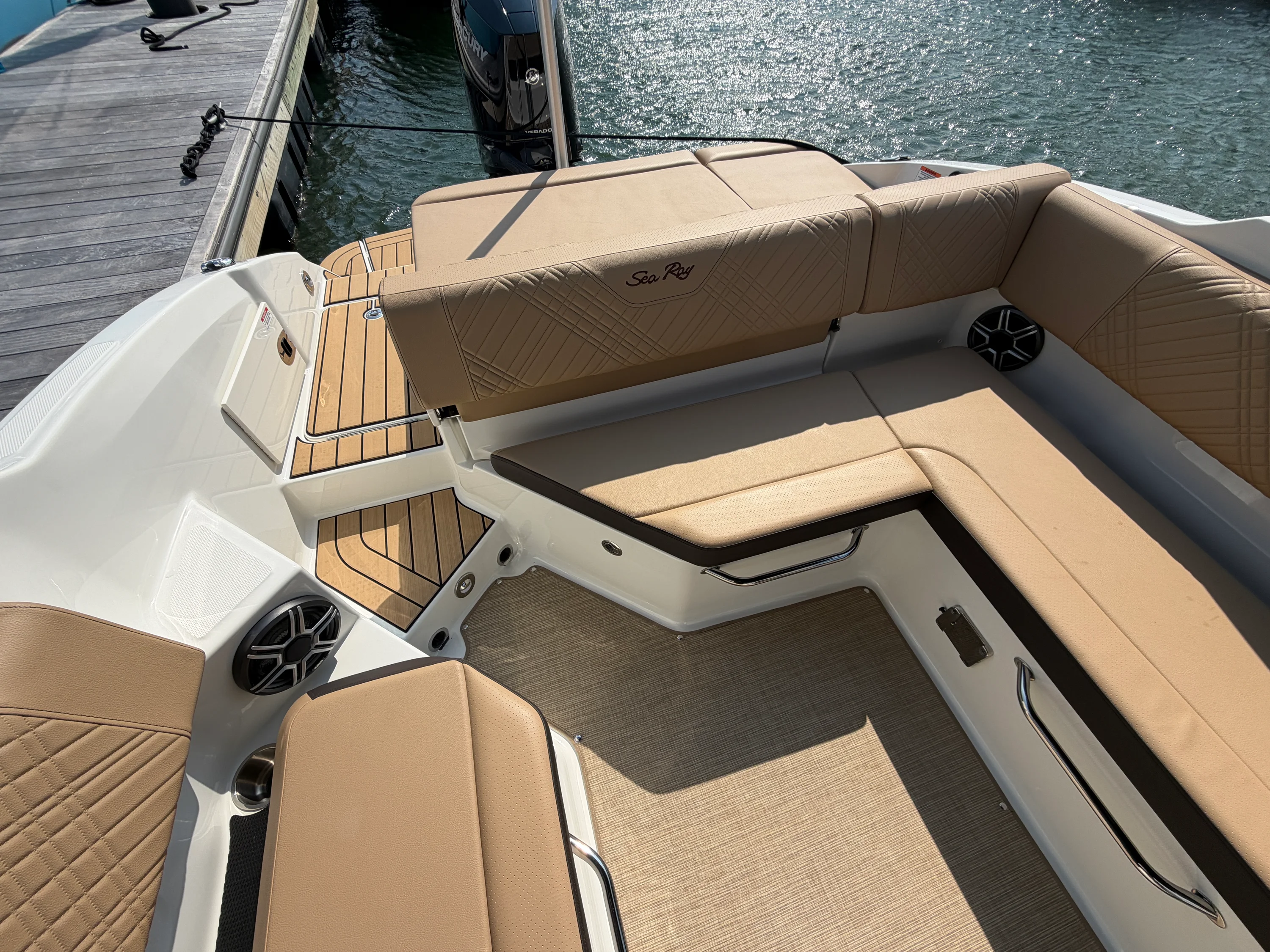 2026 Sea Ray SDX 270 Outboard Image Thumbnail #12