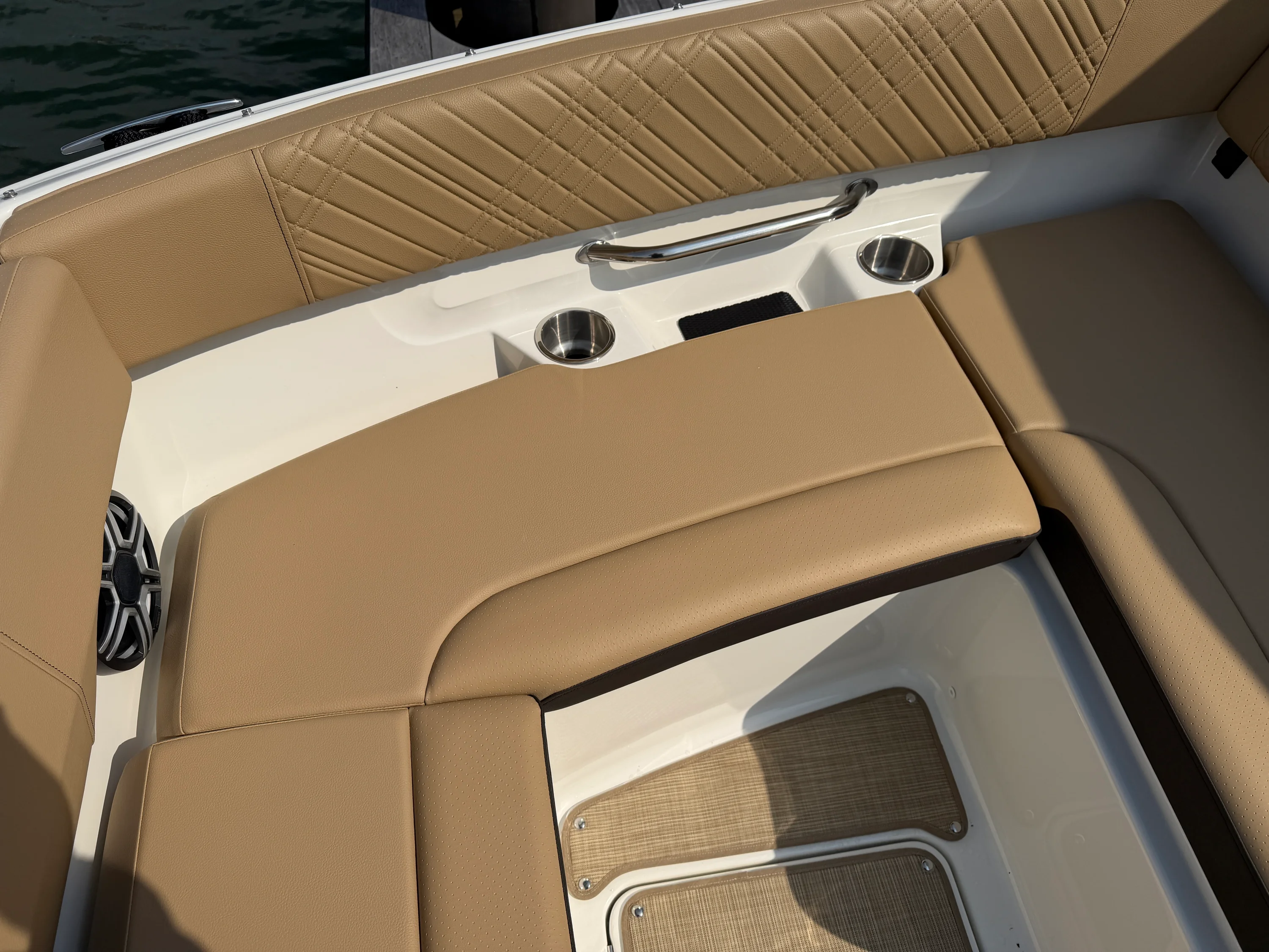 2026 Sea Ray SDX 270 Outboard Image Thumbnail #32