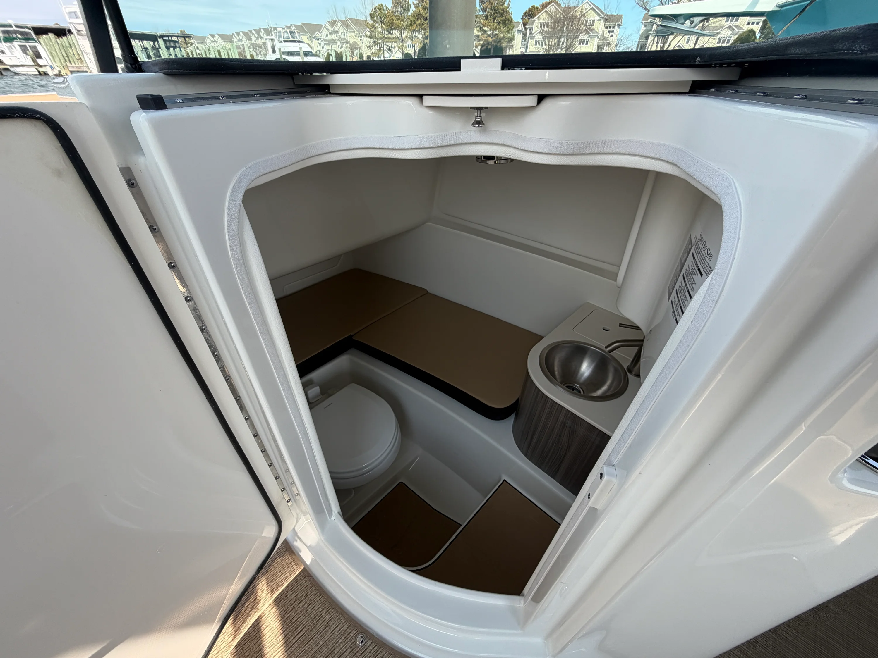 2026 Sea Ray SDX 270 Outboard Image Thumbnail #24