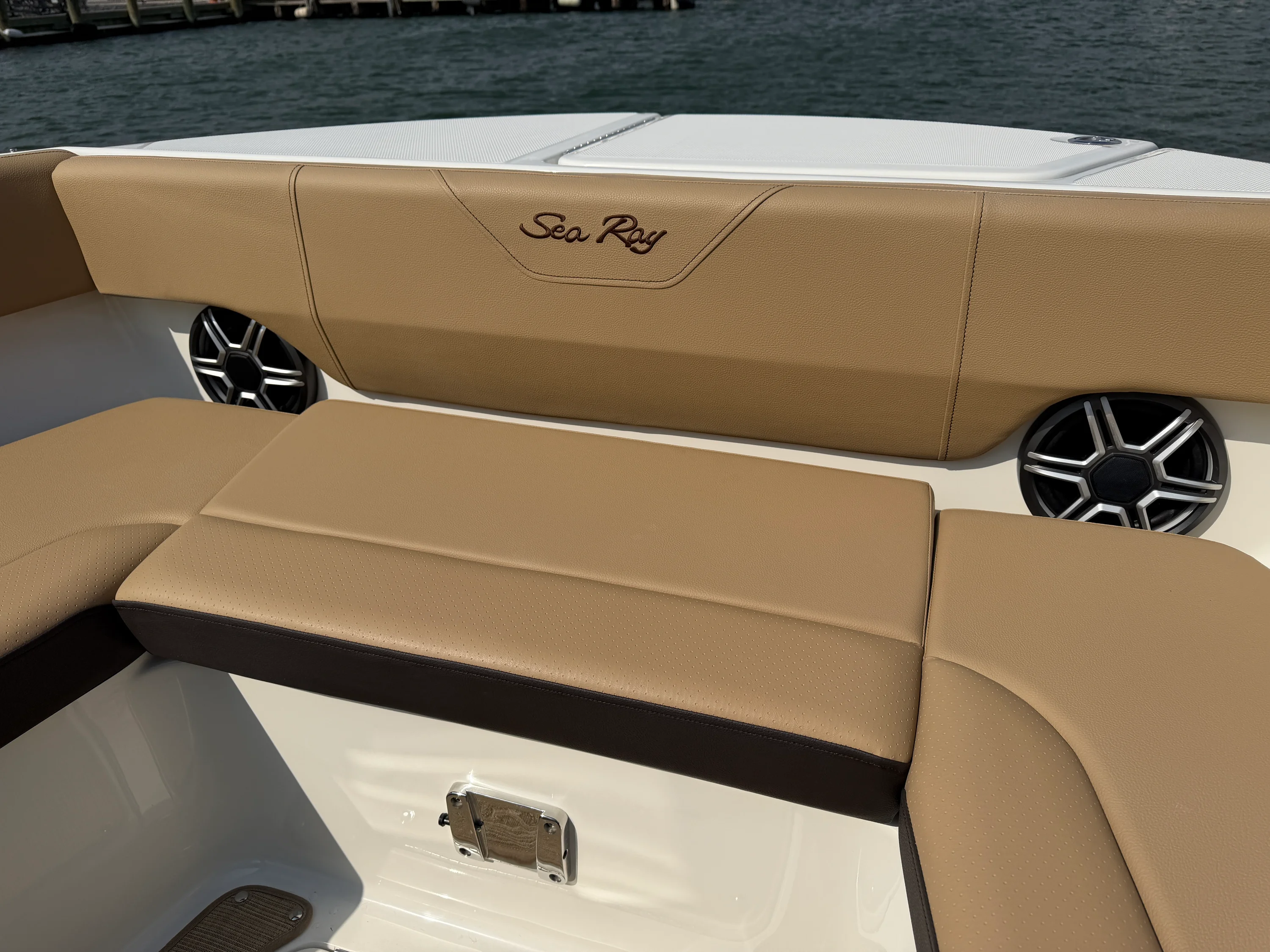 2026 Sea Ray SDX 270 Outboard Image Thumbnail #33