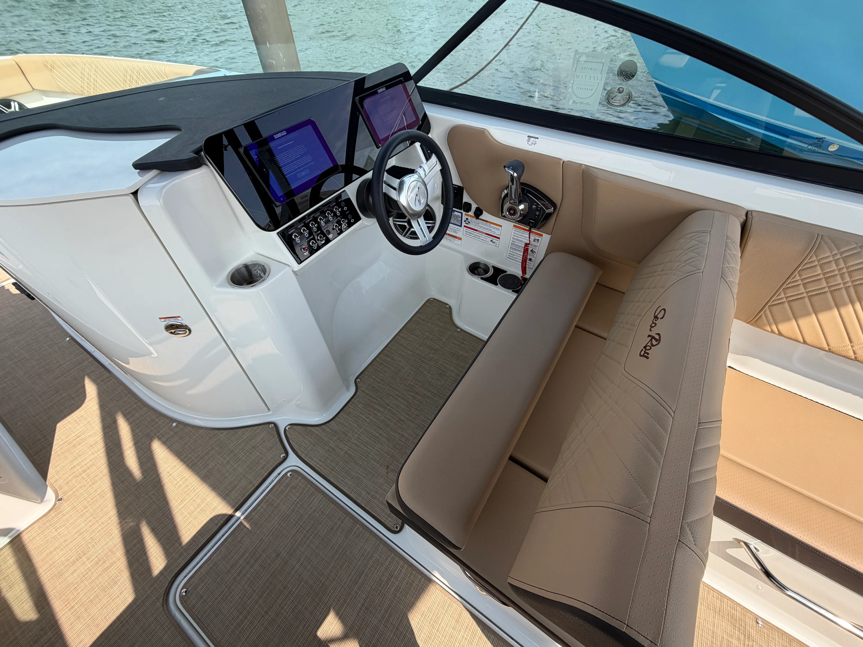 2026 Sea Ray SDX 270 Outboard Image Thumbnail #21