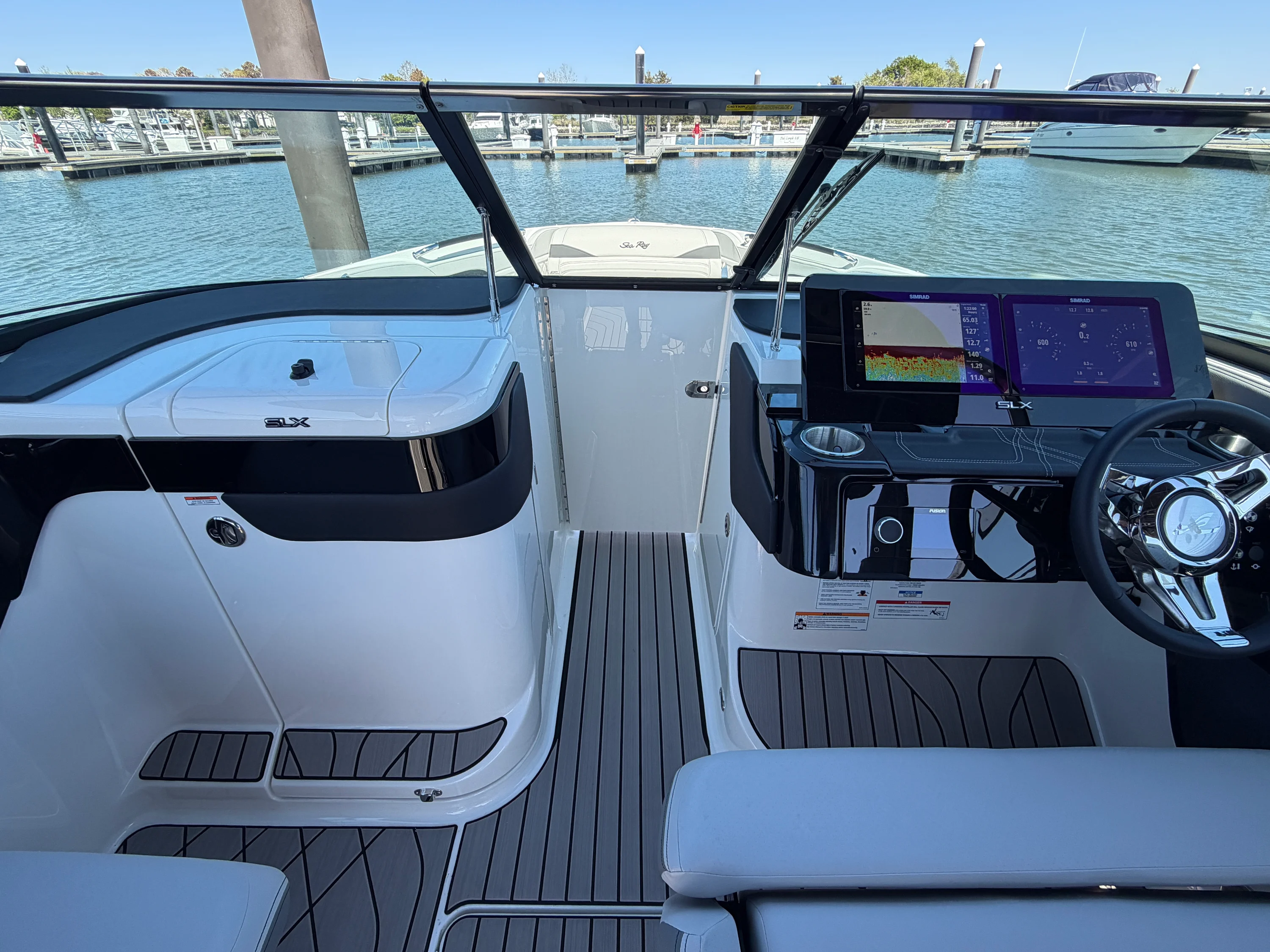 2026 Sea Ray SLX 280 Outboard Image Thumbnail #29