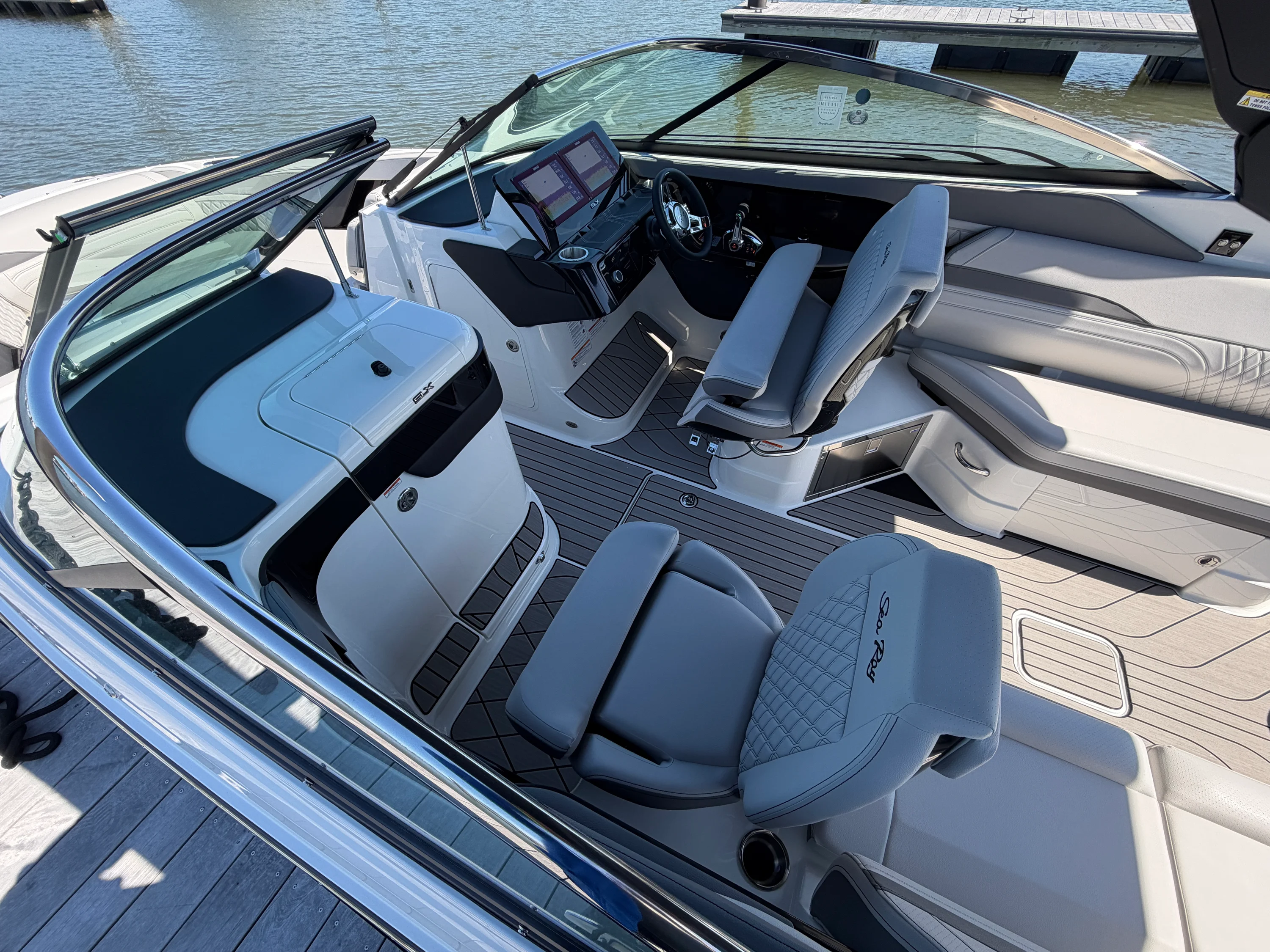 2026 Sea Ray SLX 280 Outboard Image Thumbnail #25