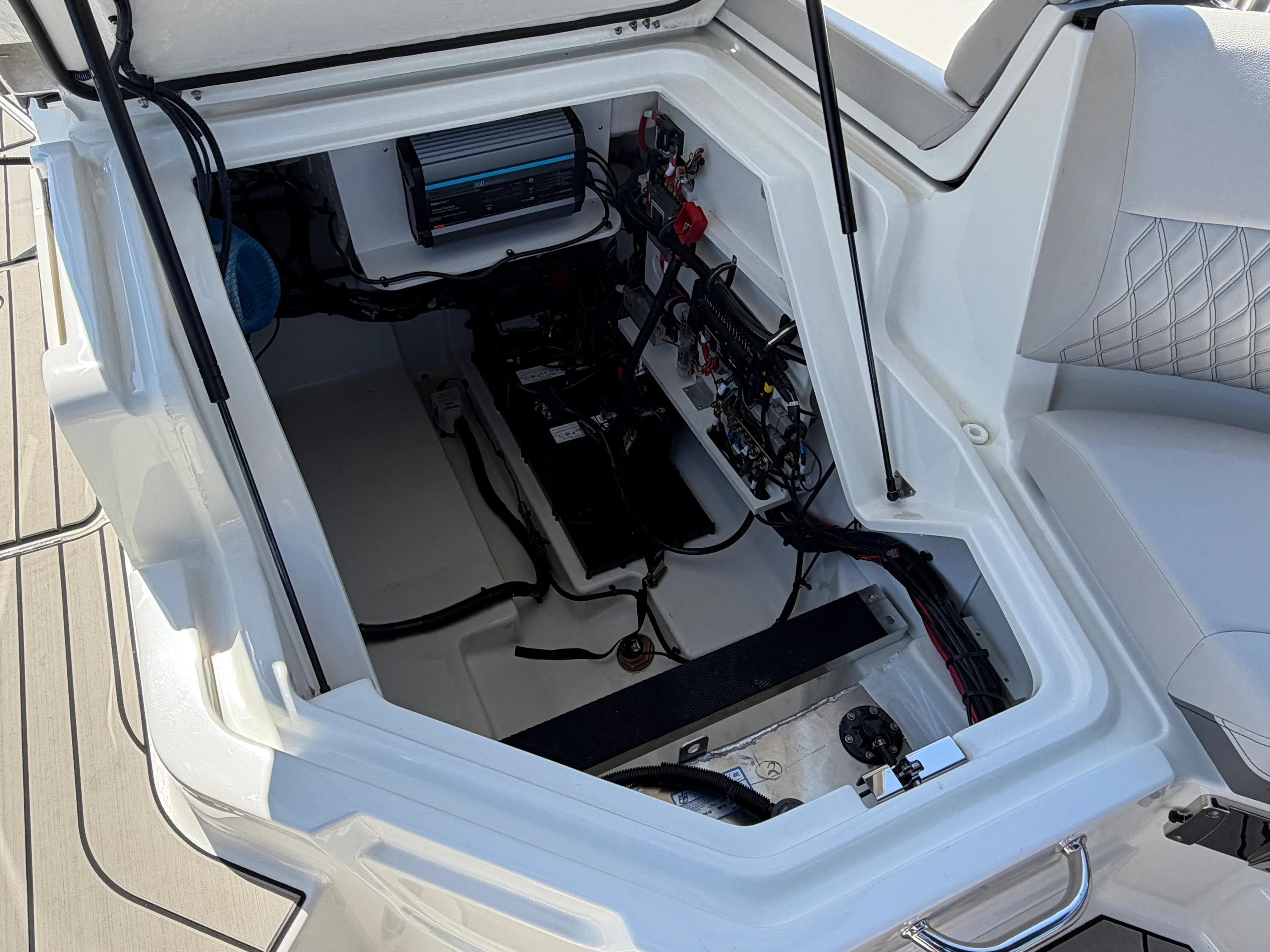 2026 Sea Ray SLX 280 Outboard Image Thumbnail #17
