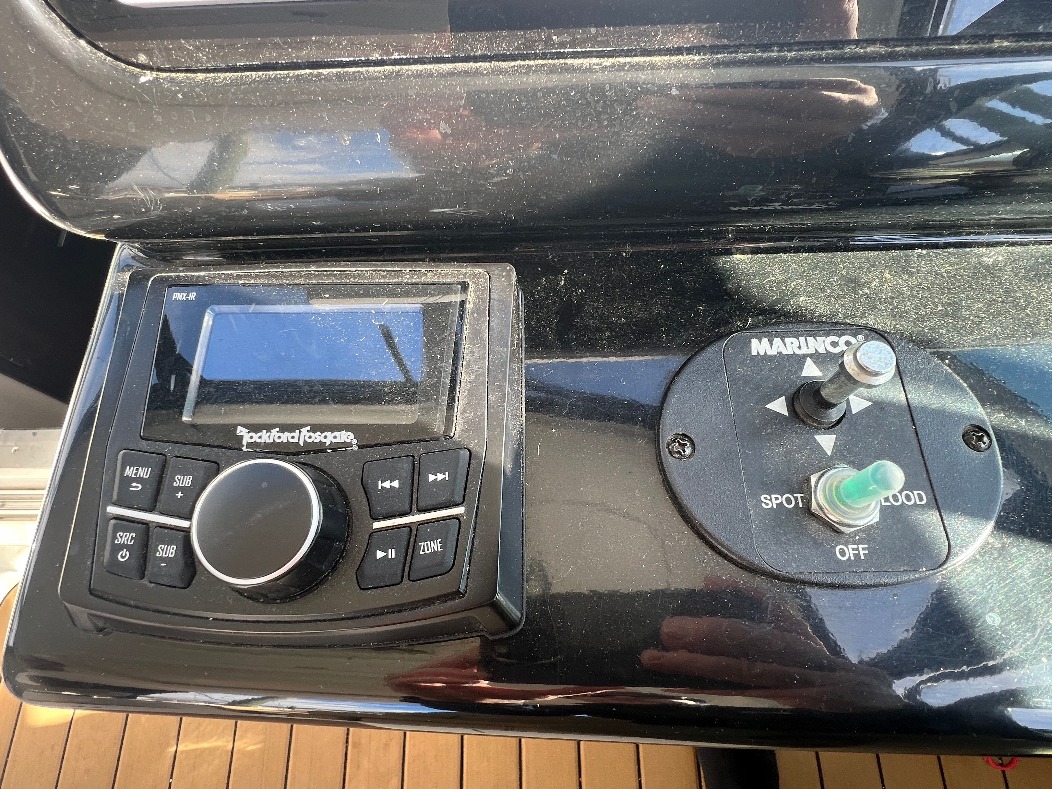 2018 Sea Ray 350 SUNDANCER Image Thumbnail #29