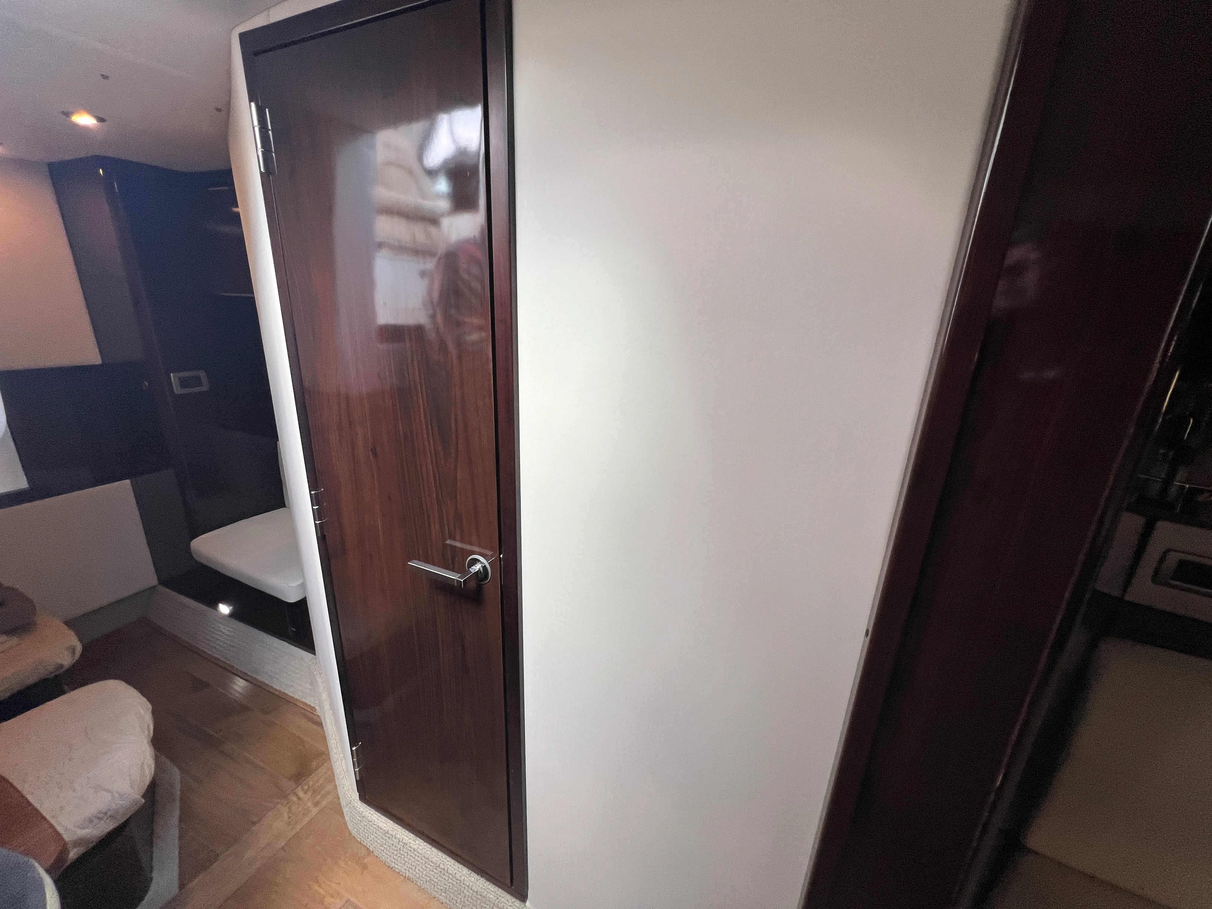 2018 Sea Ray 350 SUNDANCER Image Thumbnail #55