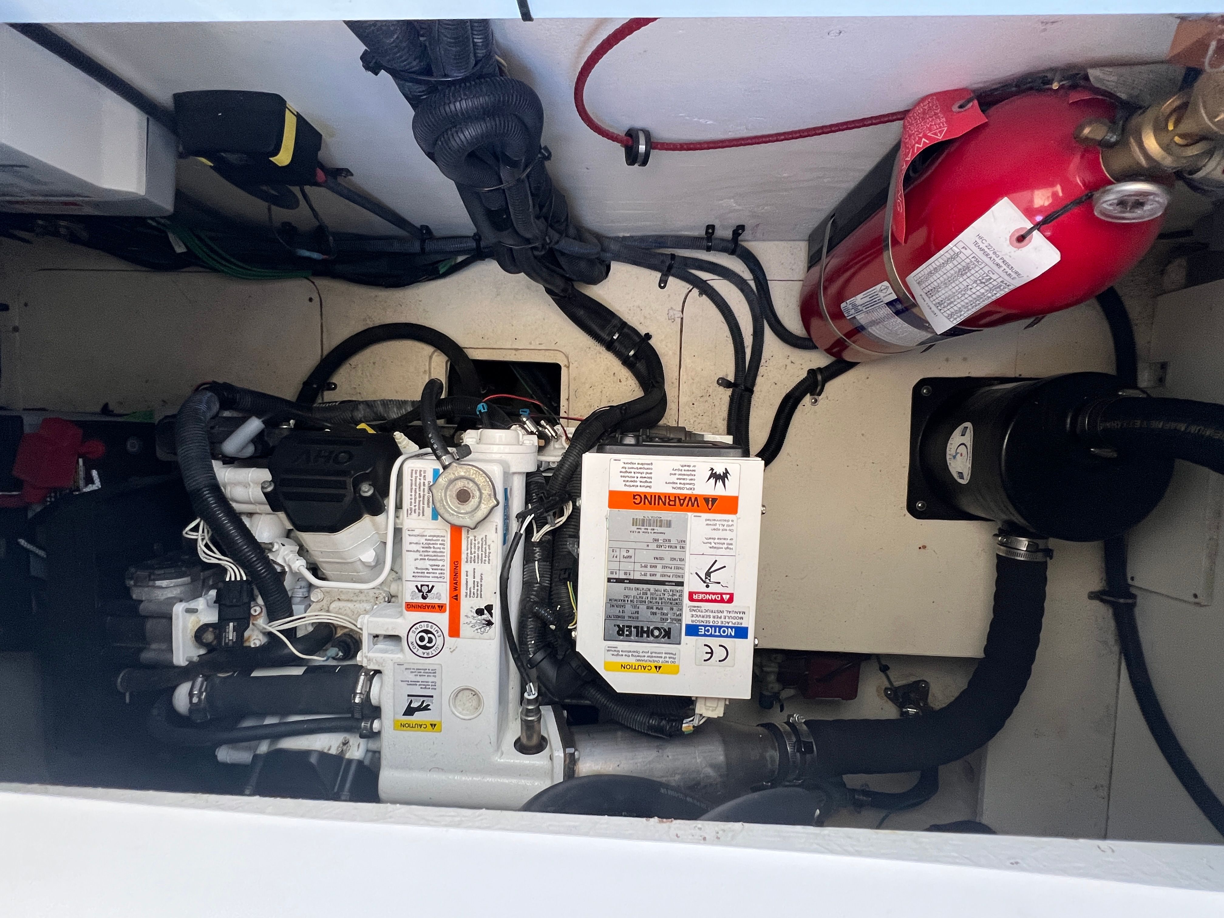 2018 Sea Ray 350 SUNDANCER Image Thumbnail #74